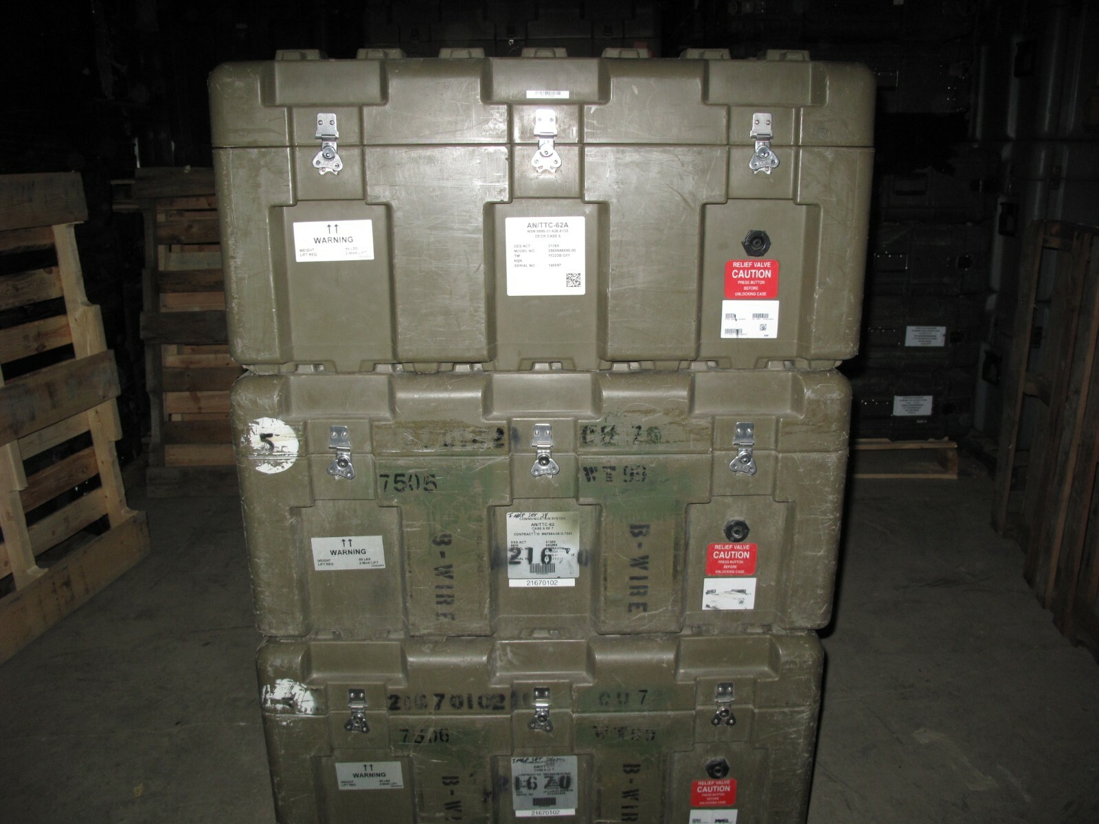 ECS Loadmaster Roto Molded Plastic Hard Case 34x25x17 Hard Equipment