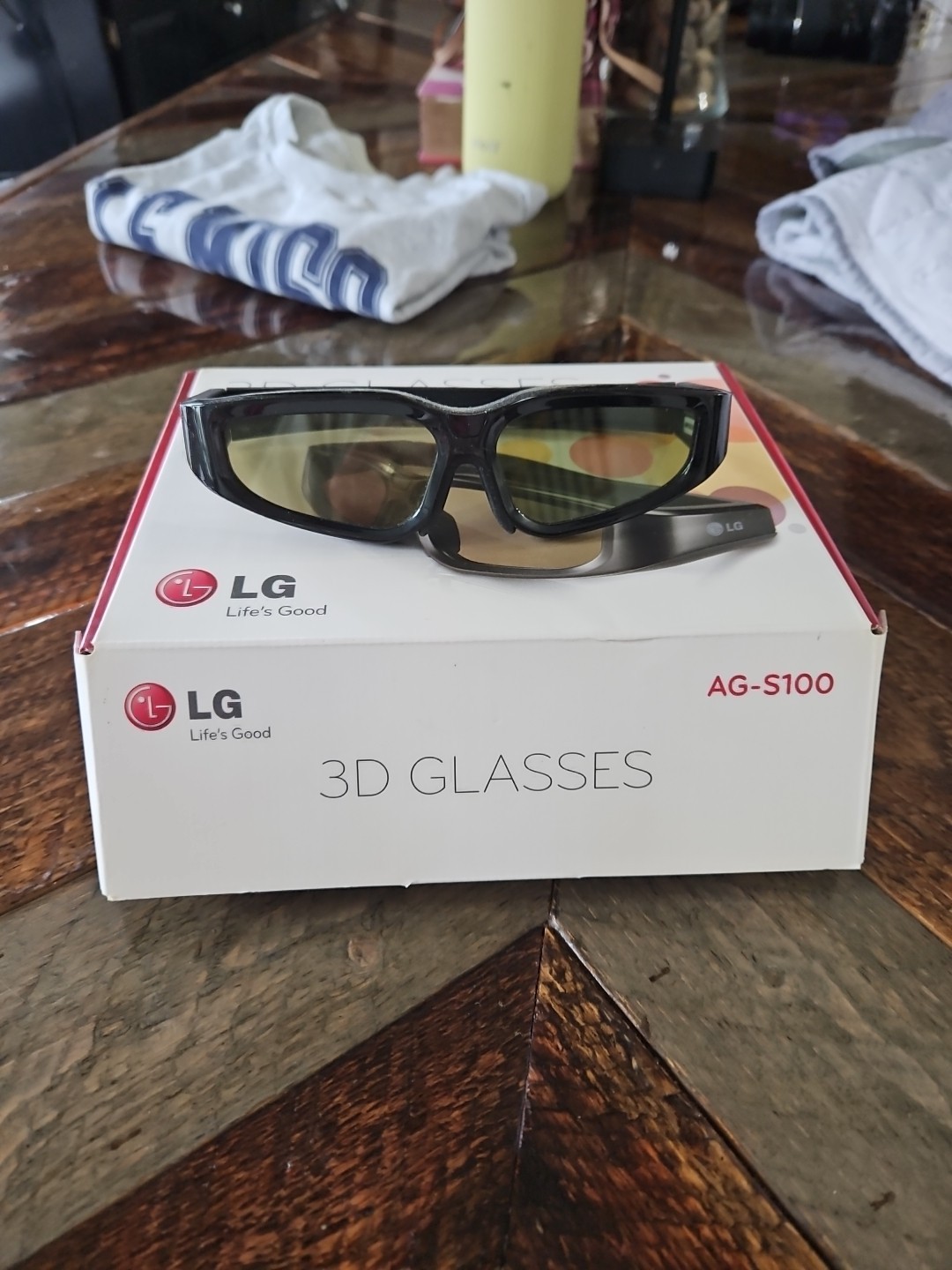 LG 3D Glasses Black AG-S100 AG-S100 With Charger Cable And Lens Cleaner