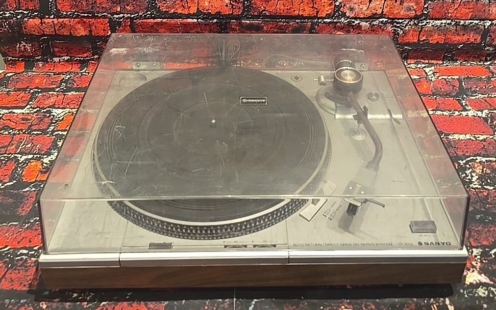 Sanyo Model TP-1012A Direct Drive Turntable - TESTED - NEEDS STYLUS