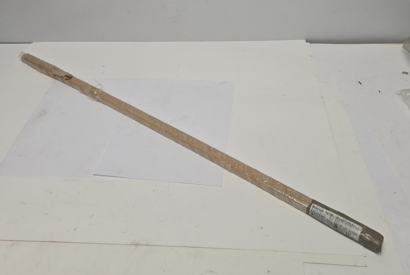 REXROTH BALL RAIL R160710131. 836mm.
