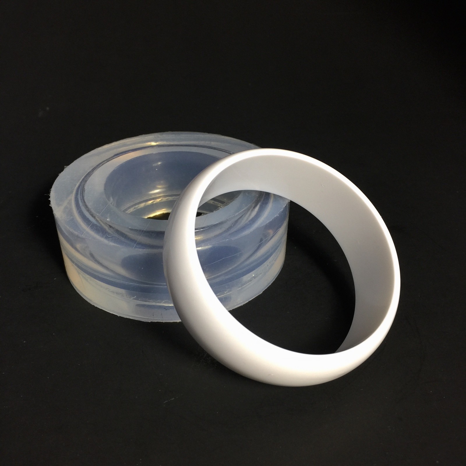 CLEAR SILICONE MOLD, (MB139) FOR BEVELED SMOOTH BRACELET
