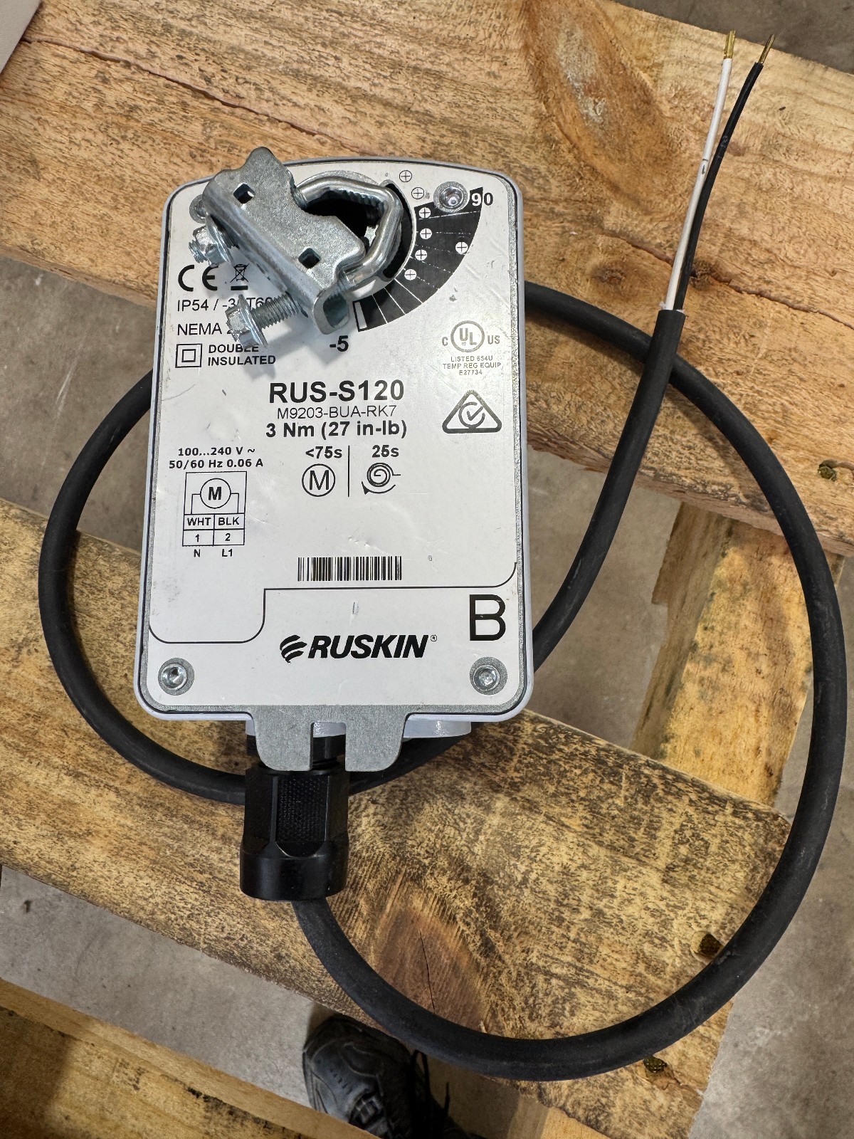 Ruskin RUS-S120 Damper Actuator 27 In- Lb / 3 Nm 100-240V M9203-BUA-RK7 New