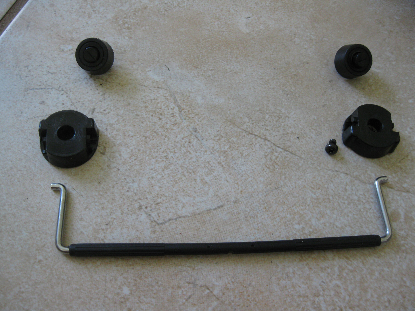 Yaesu FT-847 bottom cabinet Tilt bale and rear feet in Excellent shape