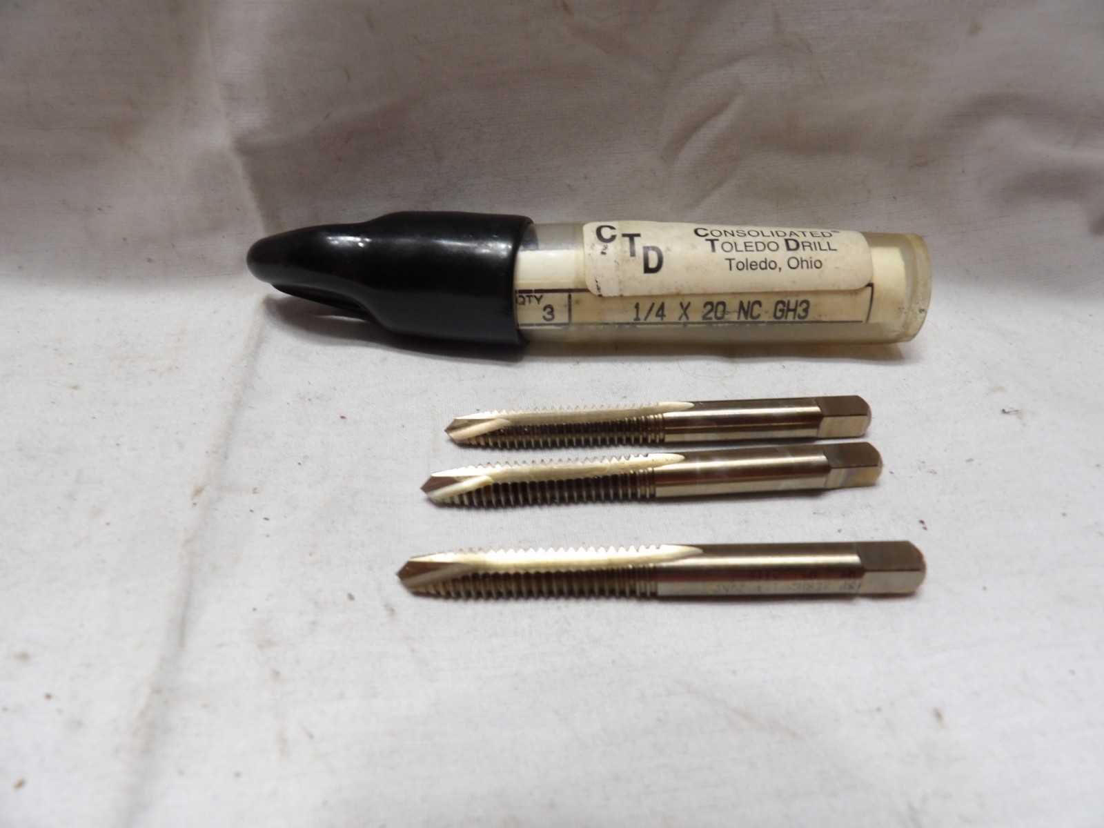 Consolidated Toledo Drill 1/4 x 20 NC GH3 Spiral Pt Plug Tap (Pkg of 3) - USA