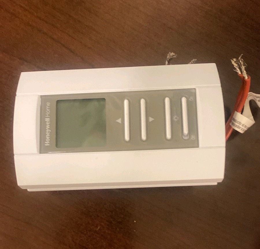 Honeywell TL7235A1003 LineVoltPRO 7000 Non Programmable Thermostat