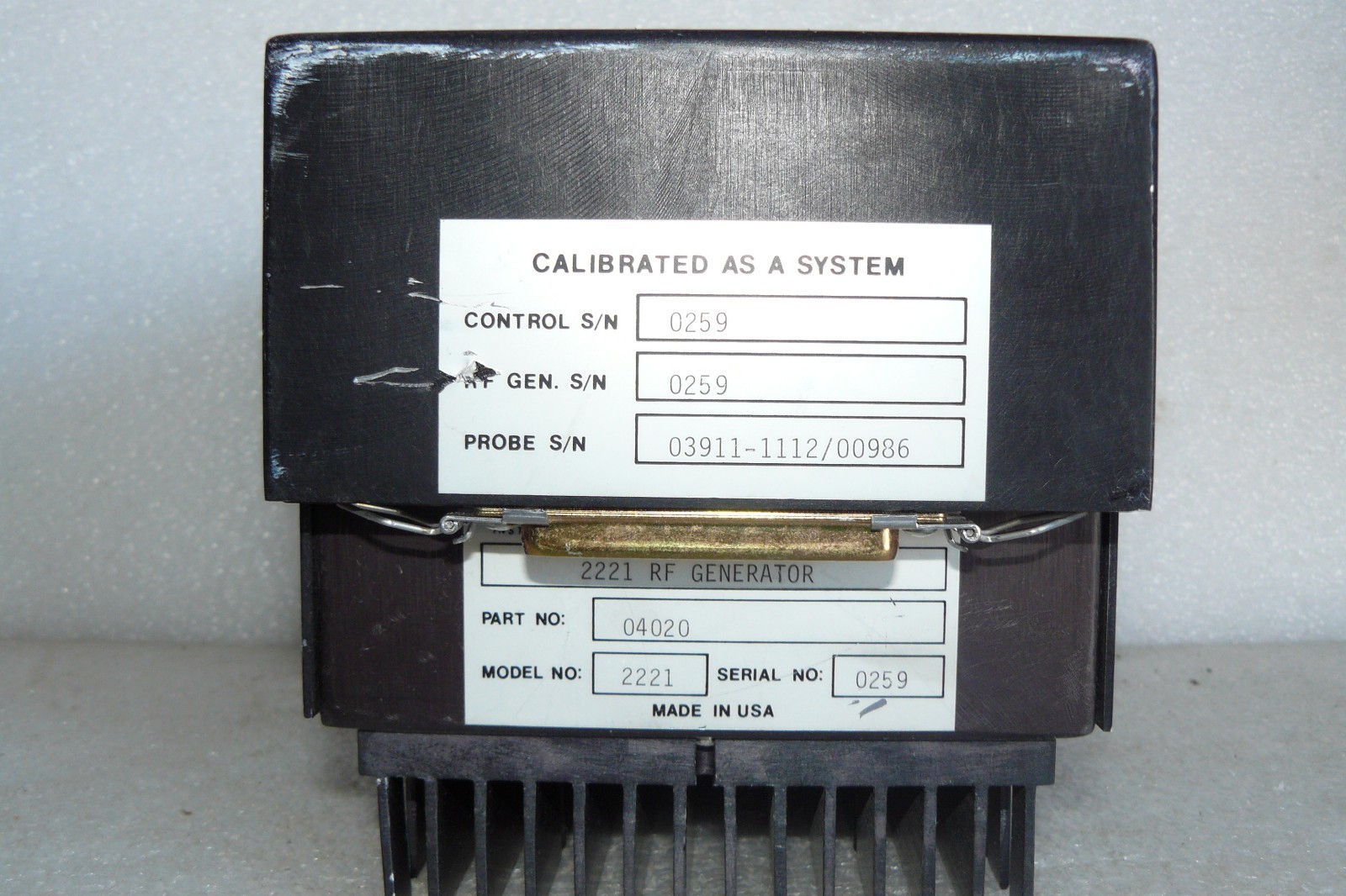 UTI INSTRUMENTS 04020 RF GENERATOR MODEL 2221
