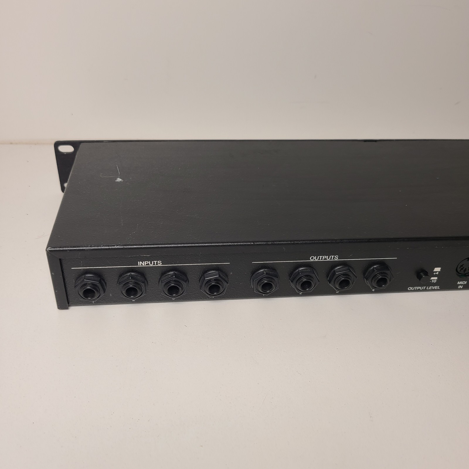 Digitech Studio Quad 4 In 4 Out Multi-Effects Processor no Power Supply
