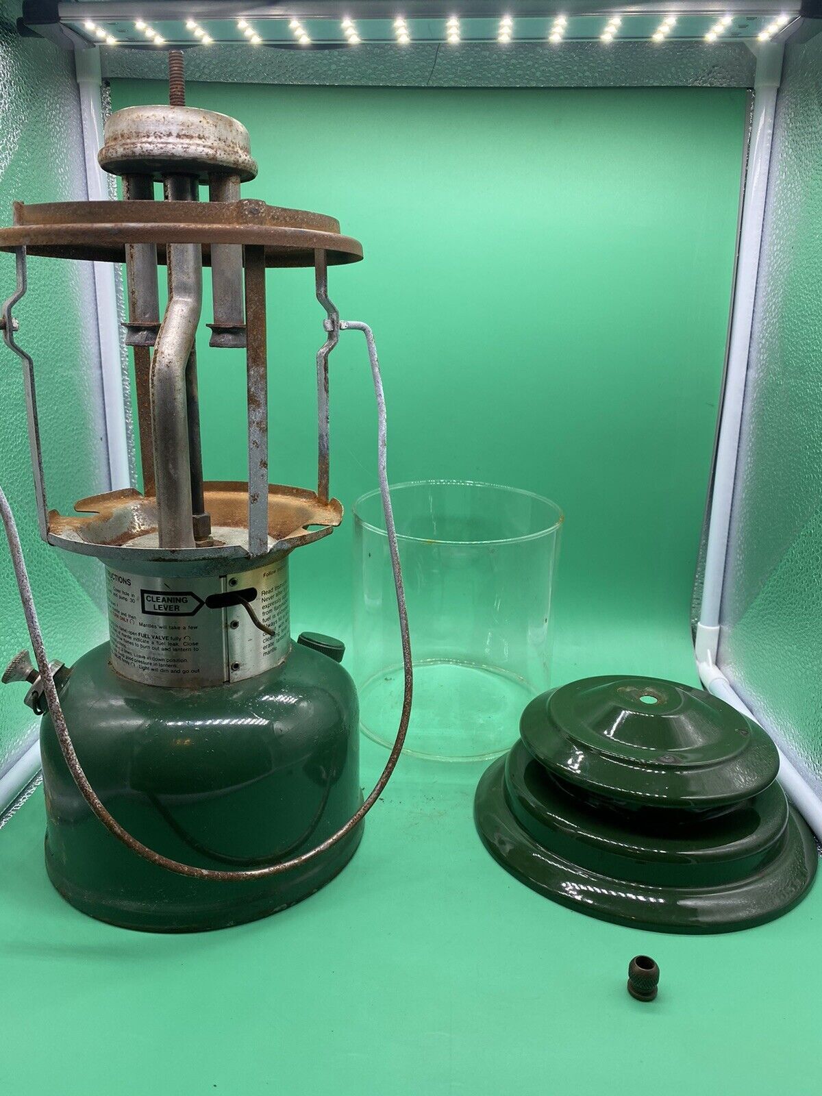 Vintage Coleman Dated 5/82 Double Mantle Lantern Model 220K