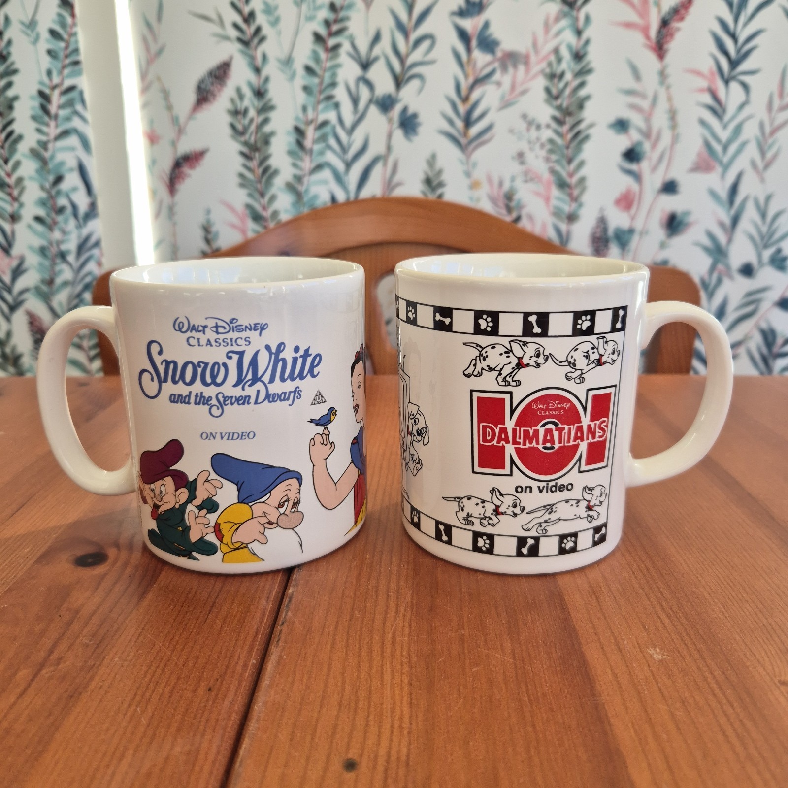 2 x Vintage Disney Mugs 101 Dalmatians Snow White And The Seven Dwarfs Tams