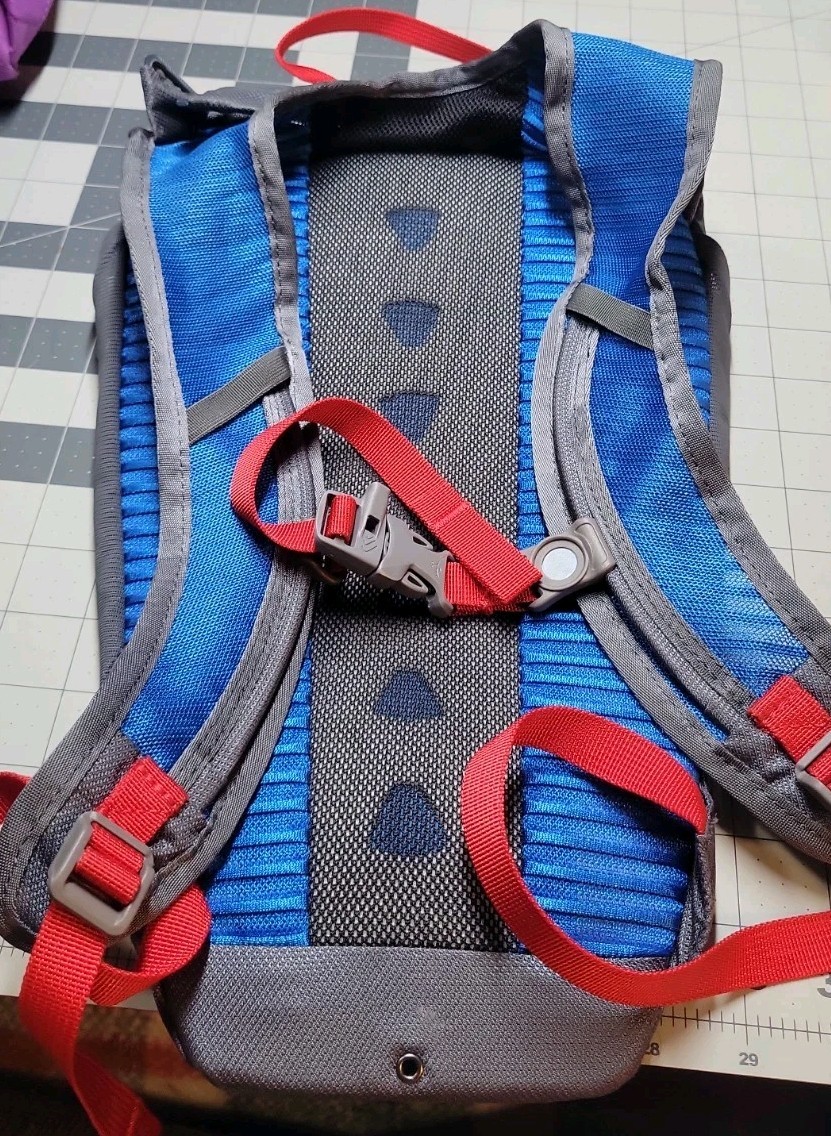 M20 Osprey Moki Kids 1.5L Hydration Pack Grey Hiking Pack Backpack - NO BLADDER