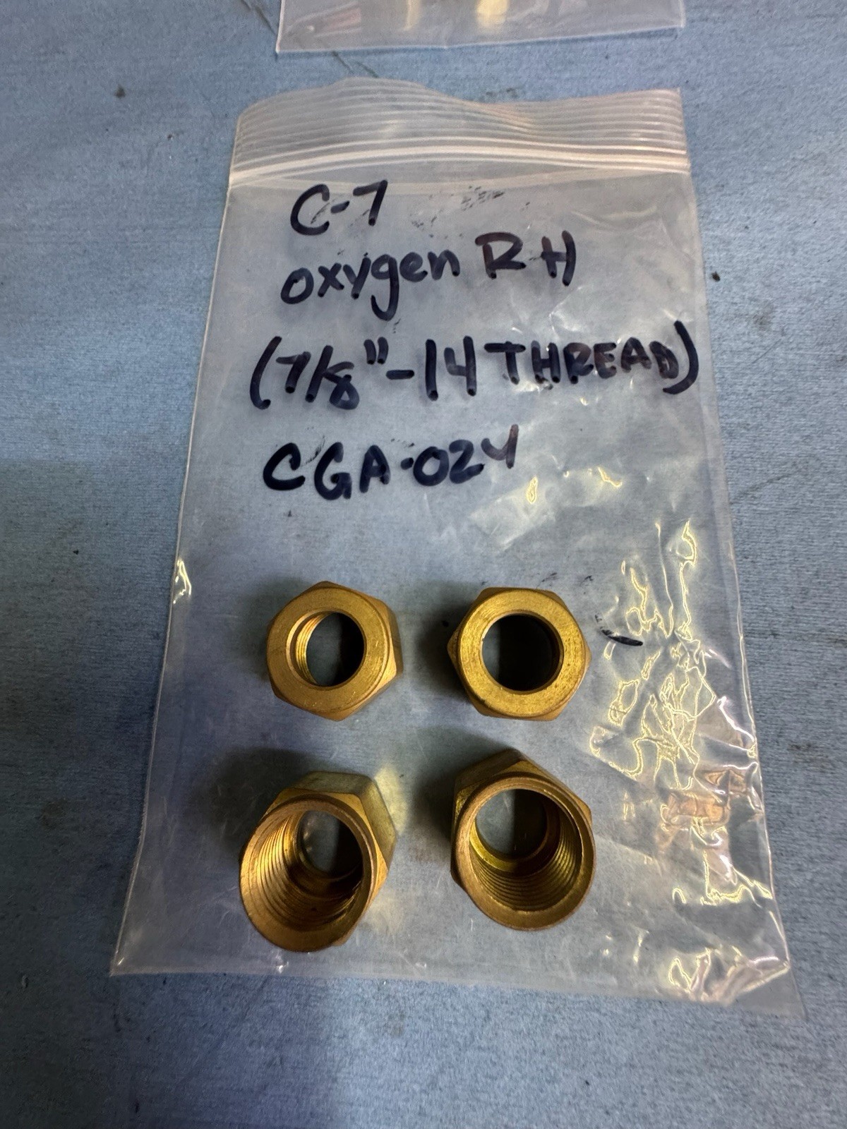 Part # C7 Pk of 4 Oxigen  Nuts RH 7/8-14 CGAD24. Western Enterprises Old Stock