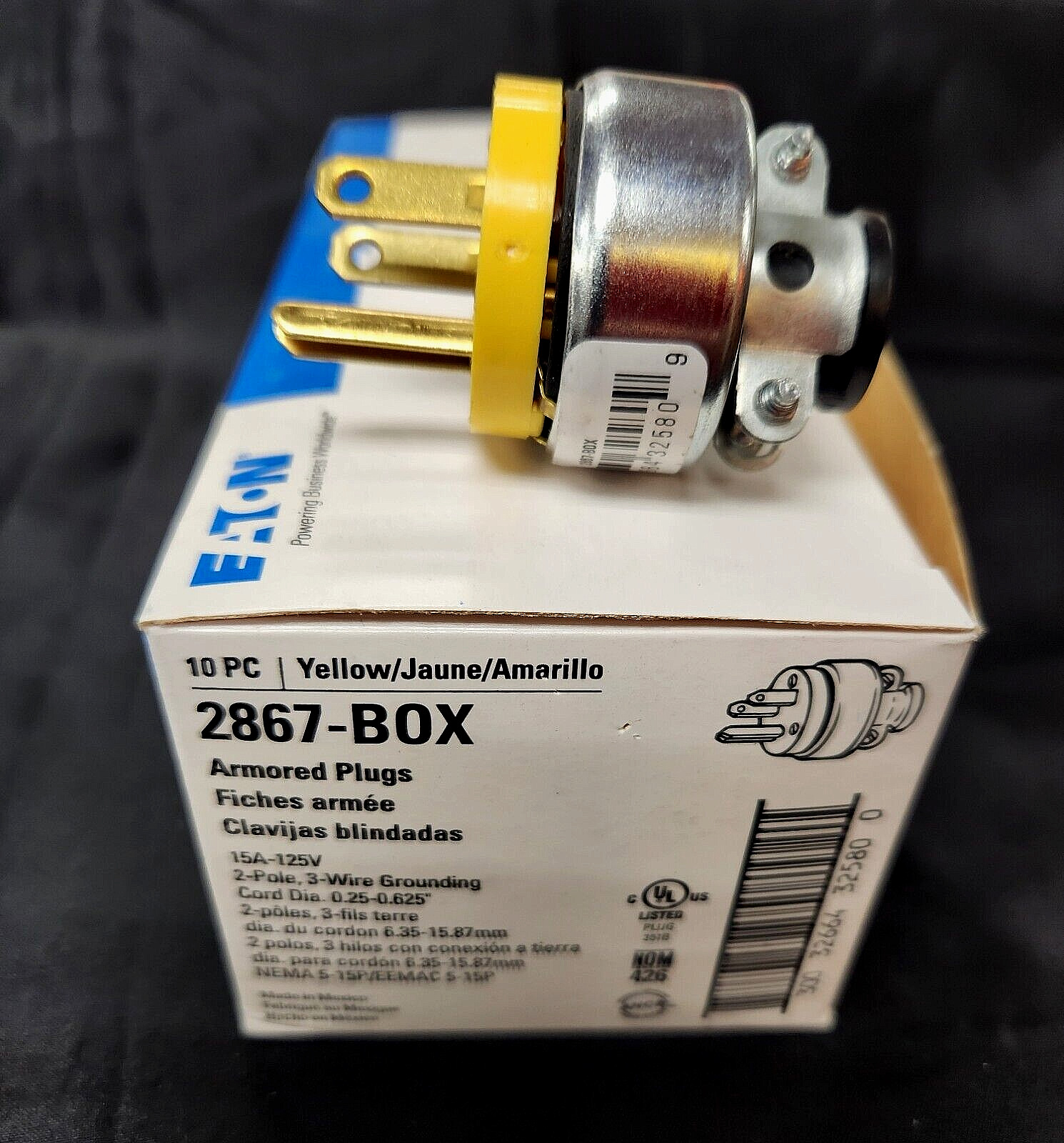 QTY 1 NEW EATON 2867 MALE ARMORED PLUGS 2-POLE 3 WIRE GROUNDING 15AMP 125V