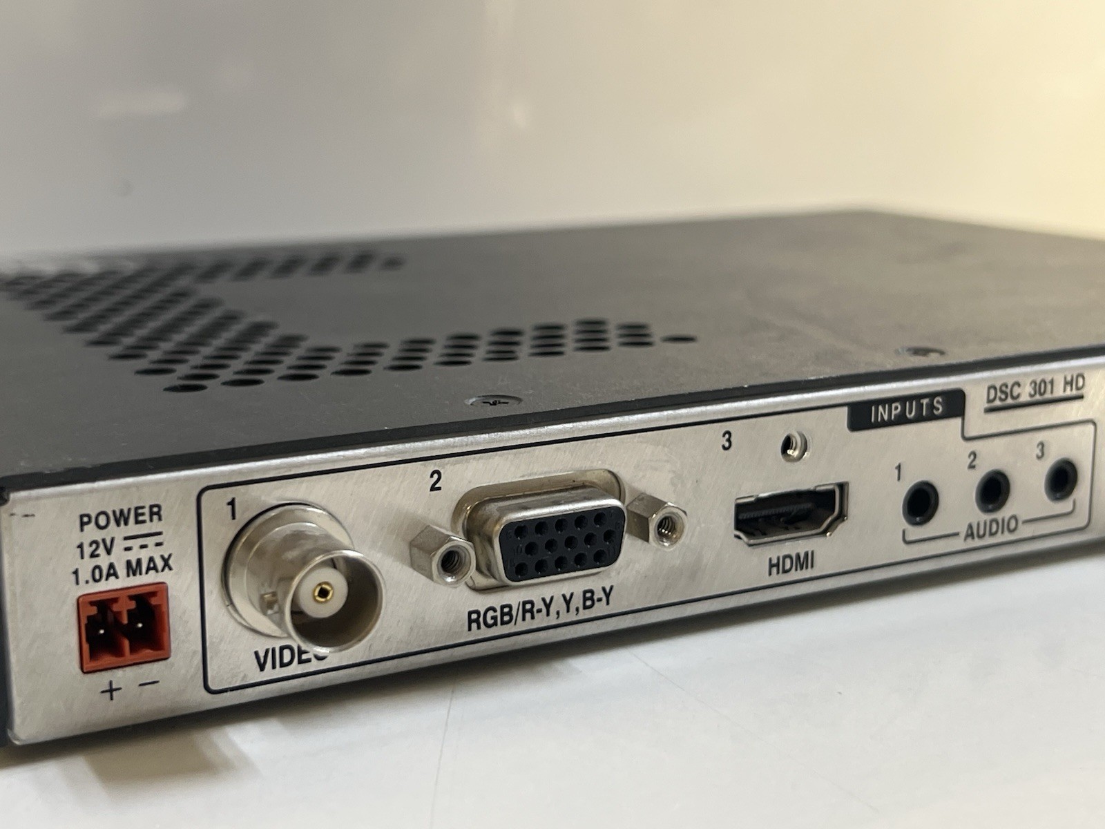 EXTRON DSC 301 HD HDCP-Compliant Video Scaler (Without Ac Adapter)