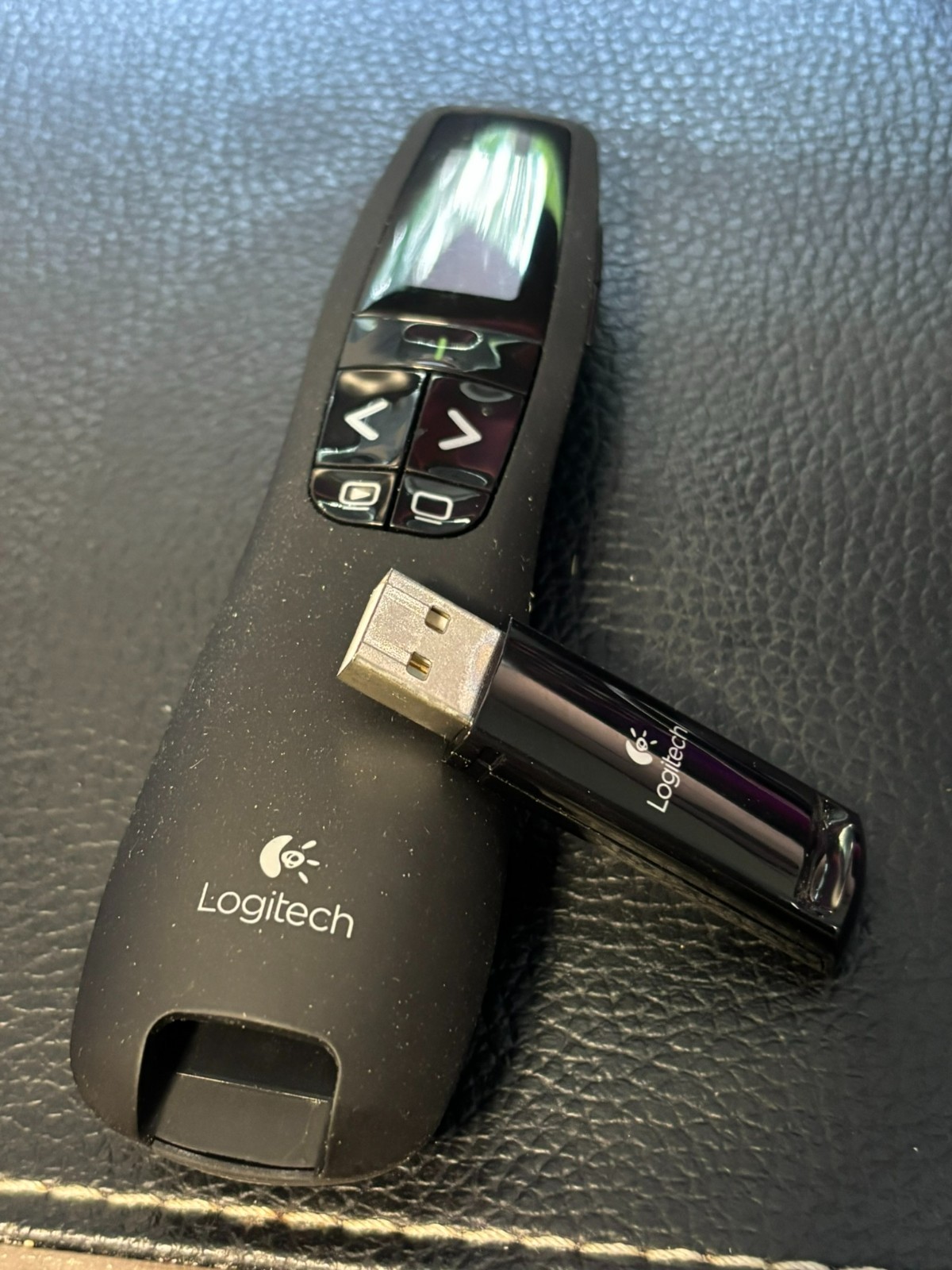 Logitech R800 LCD Laser Presentation Remote