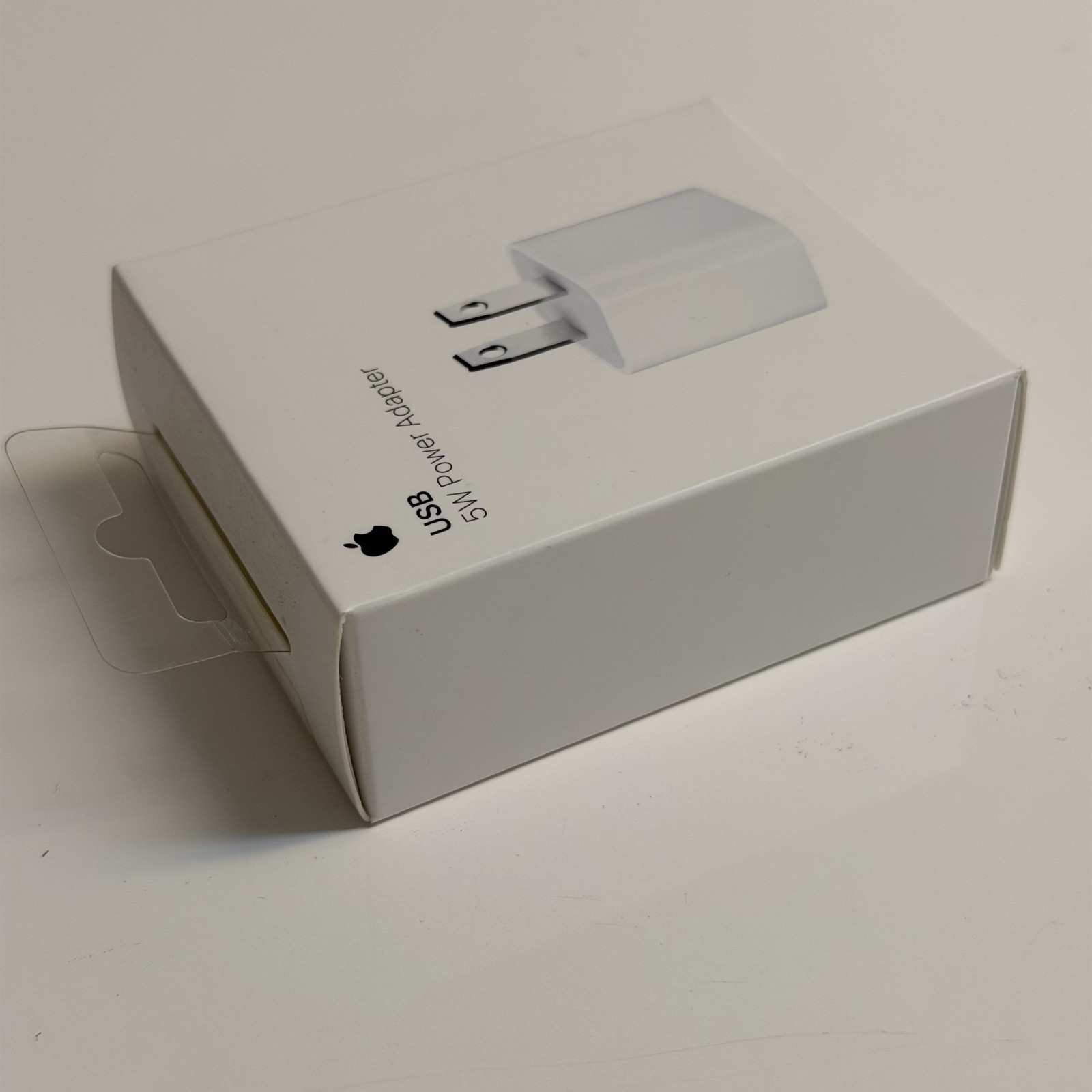 New Apple 5W USB Power Adapter White MD810LL/A