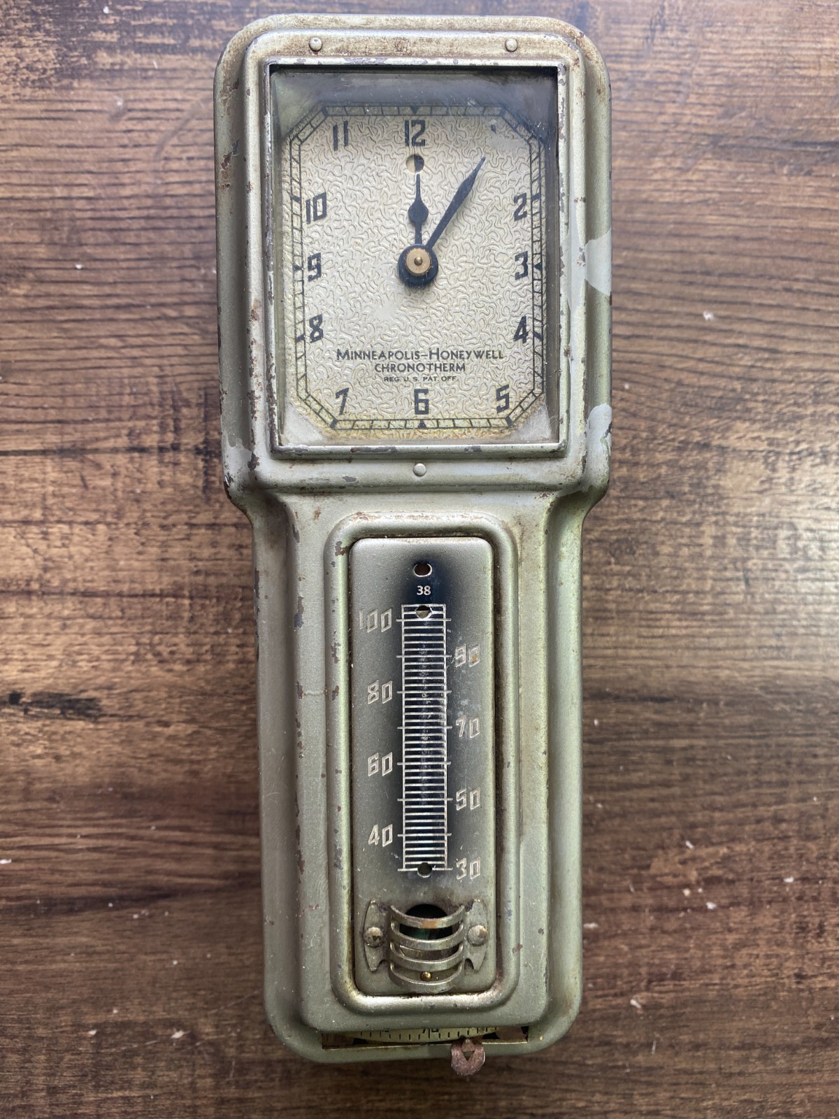 Antique Minneapolis-Honeywell Chronotherm Thermostat Art Deco Clock