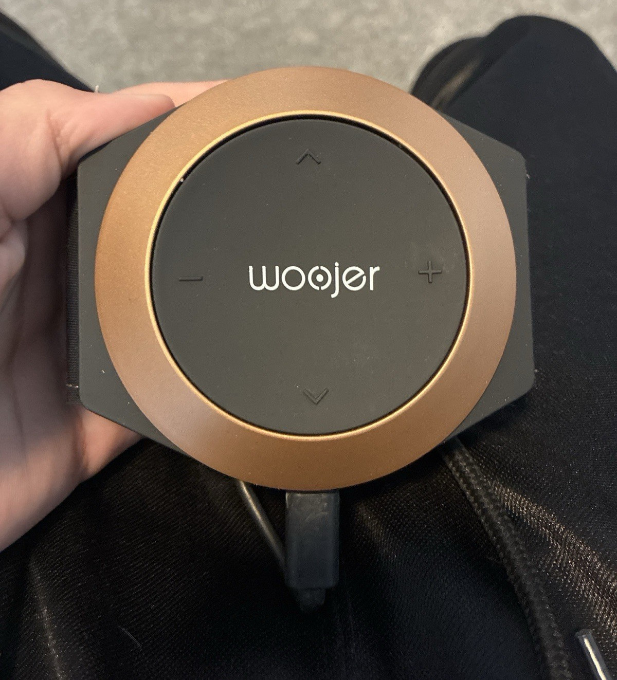 Woojer Wearable Haptic Bass Strap Belt Black/Gold USB Charging Cable Pouch