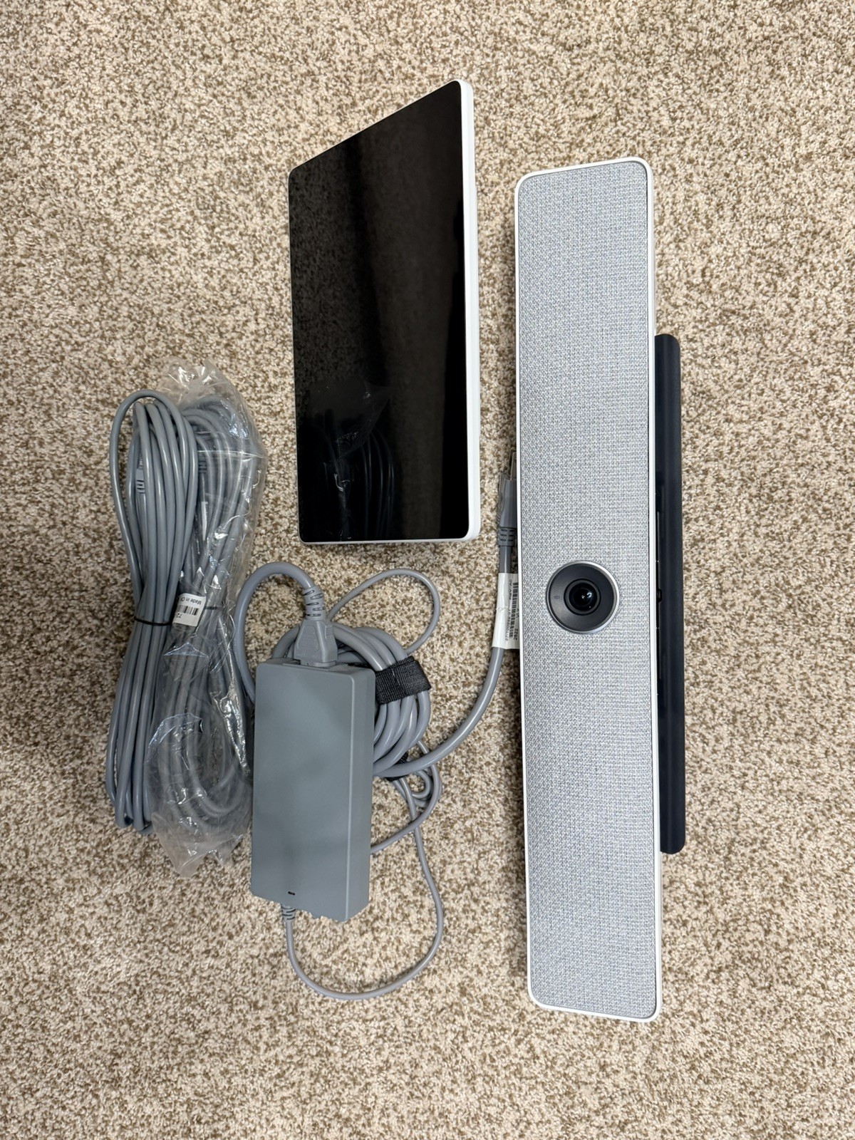Cisco Room Kit Mini with Room Navigator & Wall Mount – video conferencing