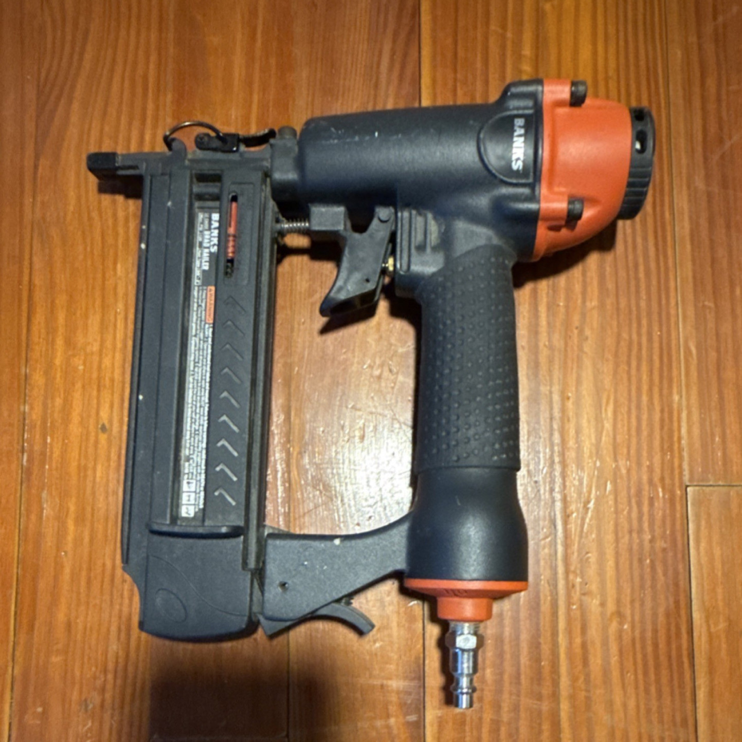 BANKS 18 Gauge Brad Nailer Pneumatic Nail Gun 5/8"-2" Brad Nails