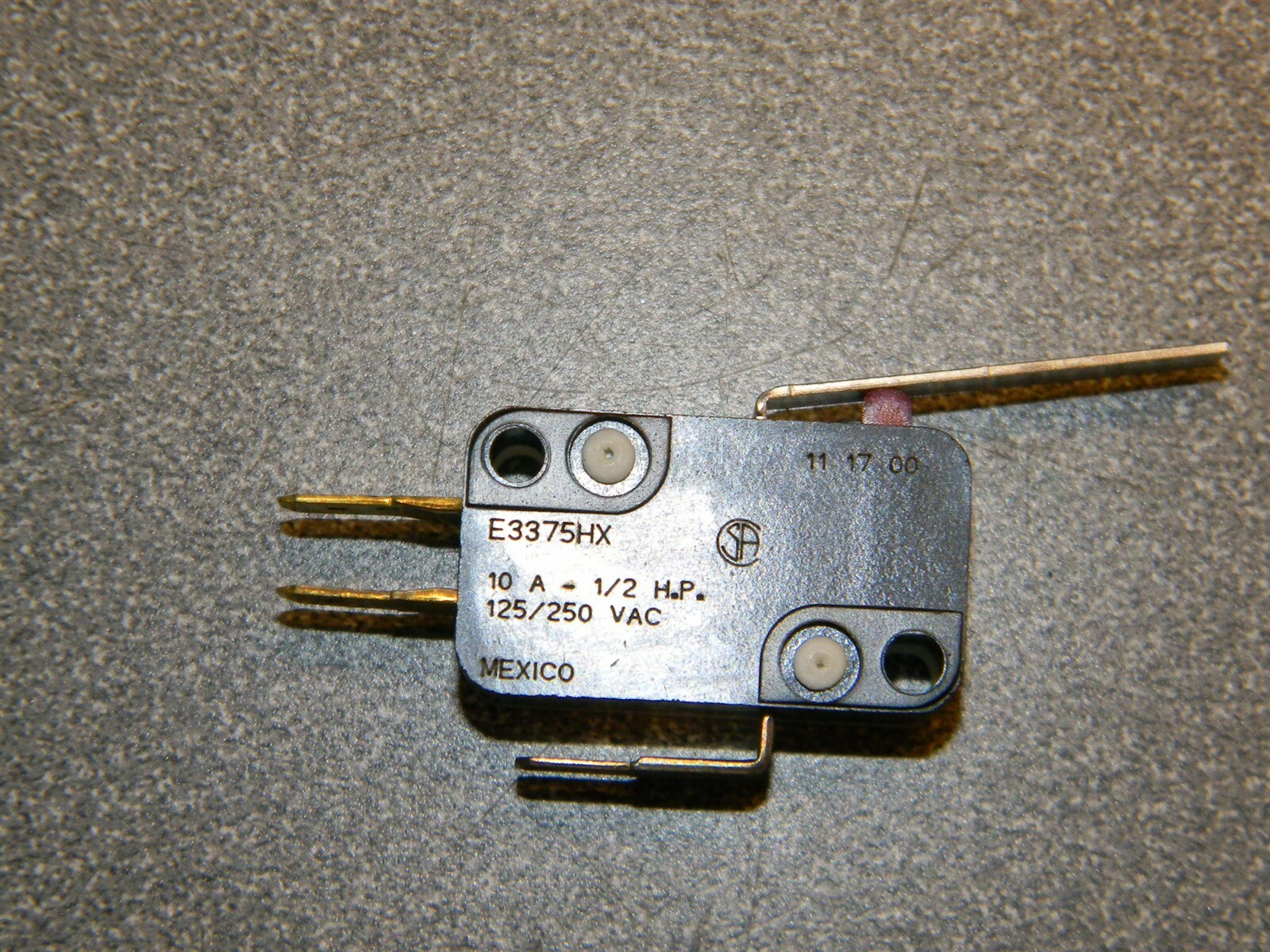 Cherry E3375HX Miniature Switch 1/2HP 10.0 AMP 125/ 250 VAC New