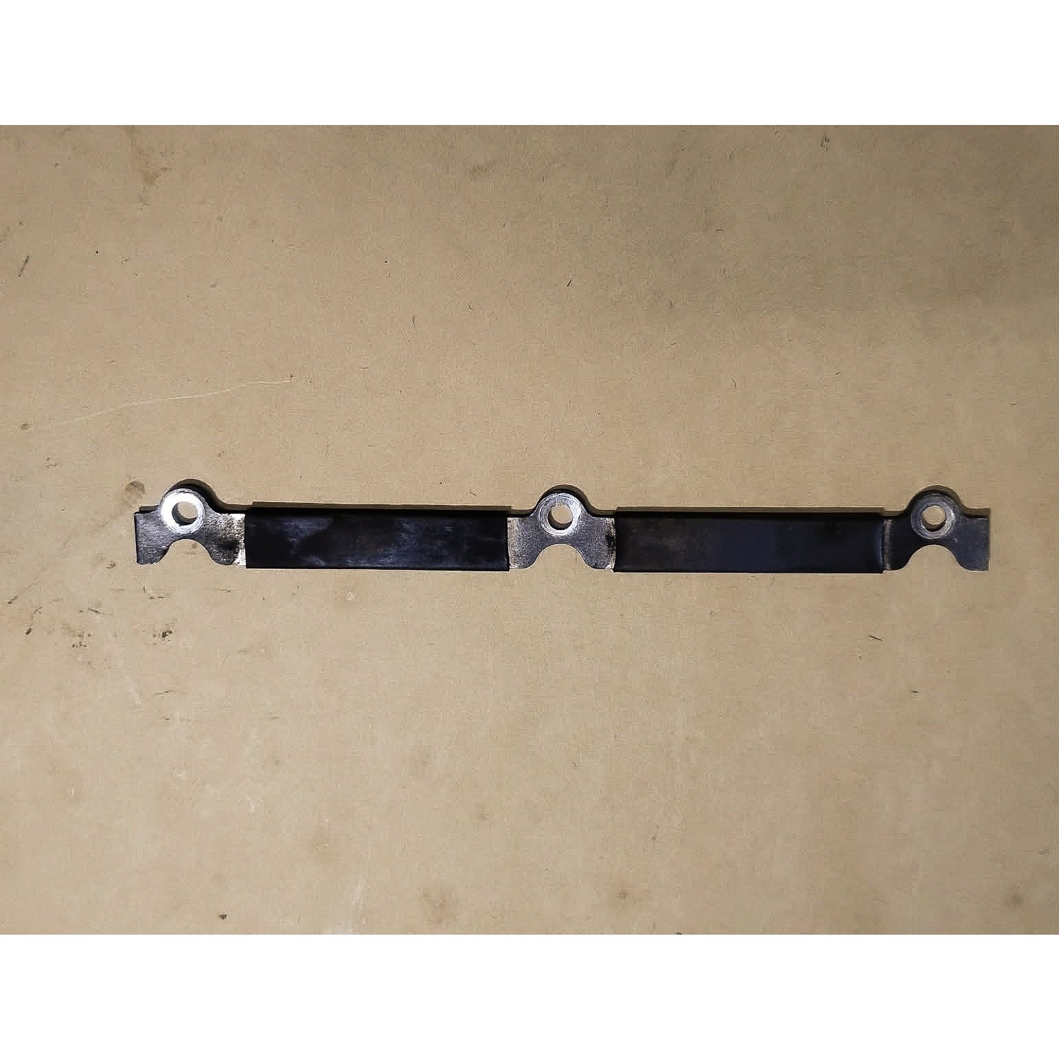 Kubota D722-E Glow plug rail 16861-65560, 6670471 Used (945)