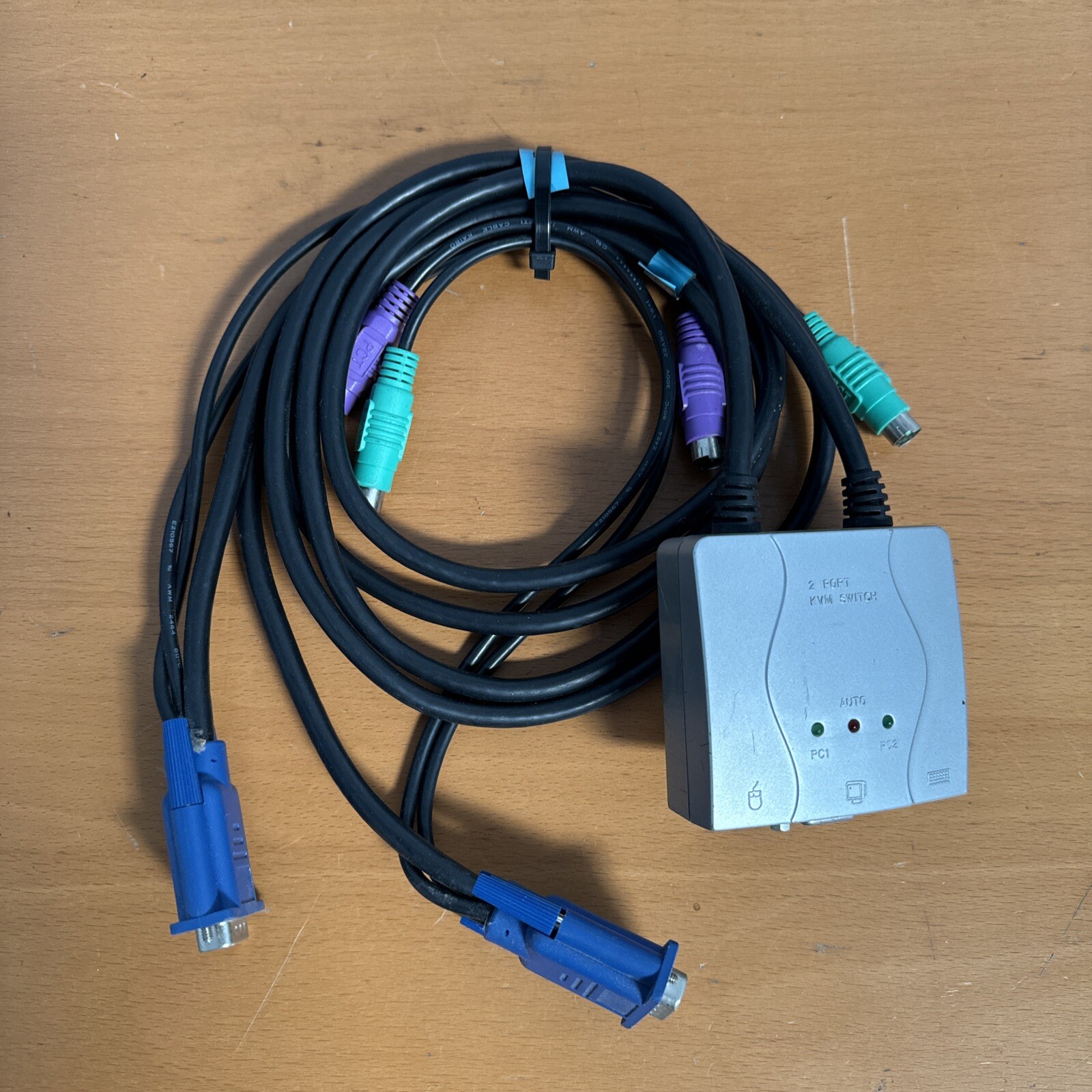 2-Ports External KVM switch PS/2 wit Audio Support