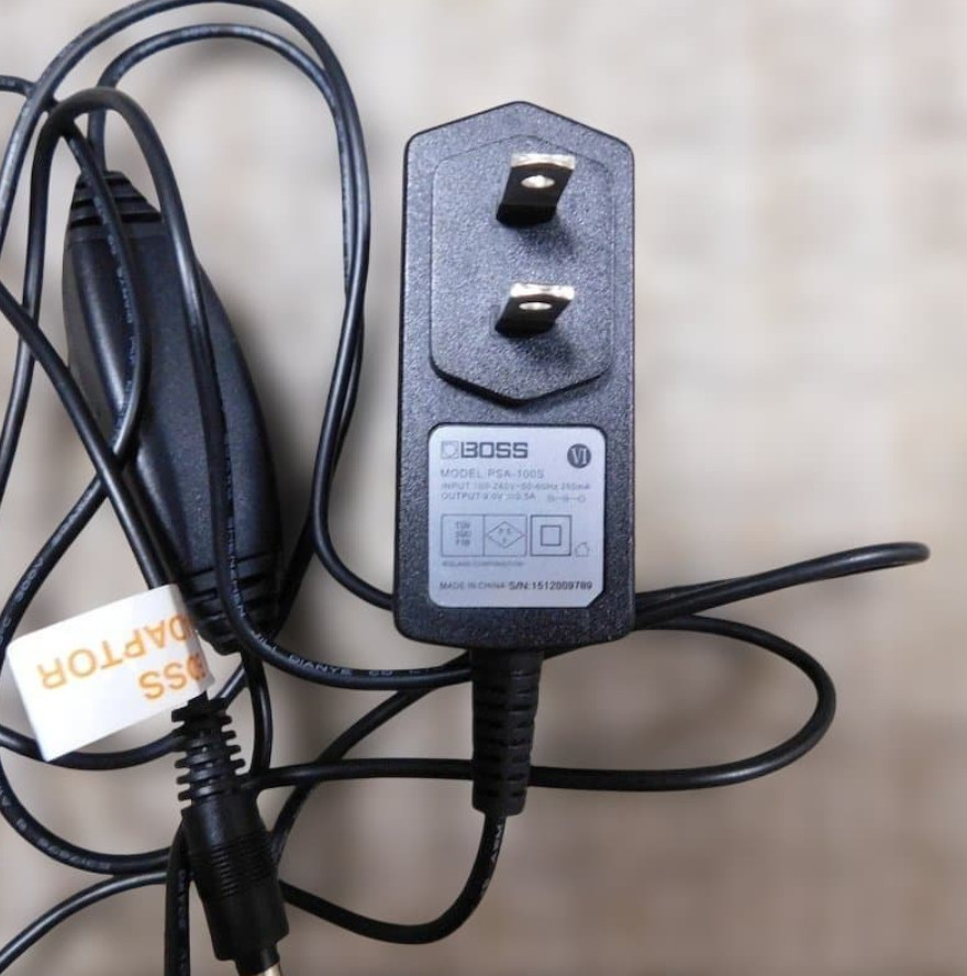 Boss ME-80 Multi Effects Guitar Processor w/ Box AC Adapter Used Excellent