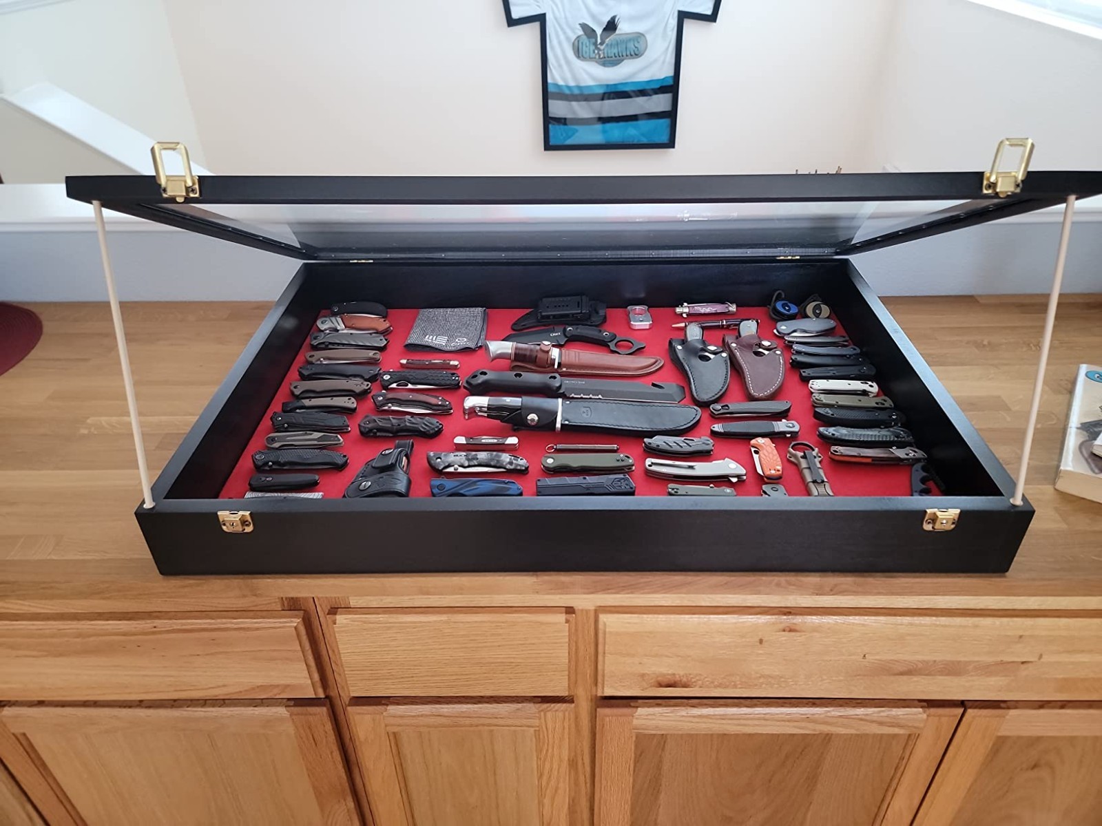Knife Display Case Gun Pistol 22 x 18 x 4 USA Trade Show Revolver Wood Black Box