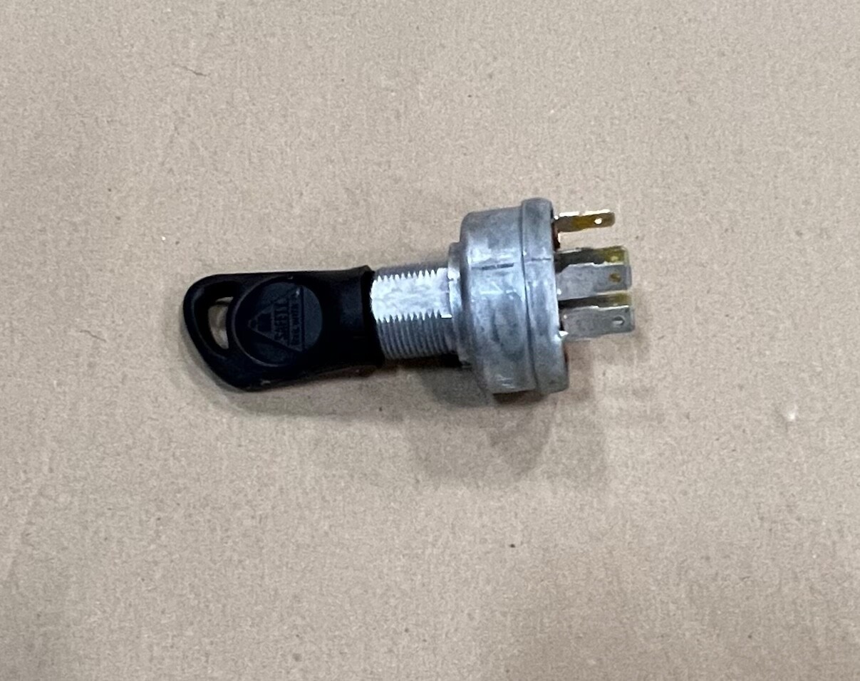 AUC14659 & AUC12681:New Take-Off John Deere Gator Rotary Ignition Switch and Key