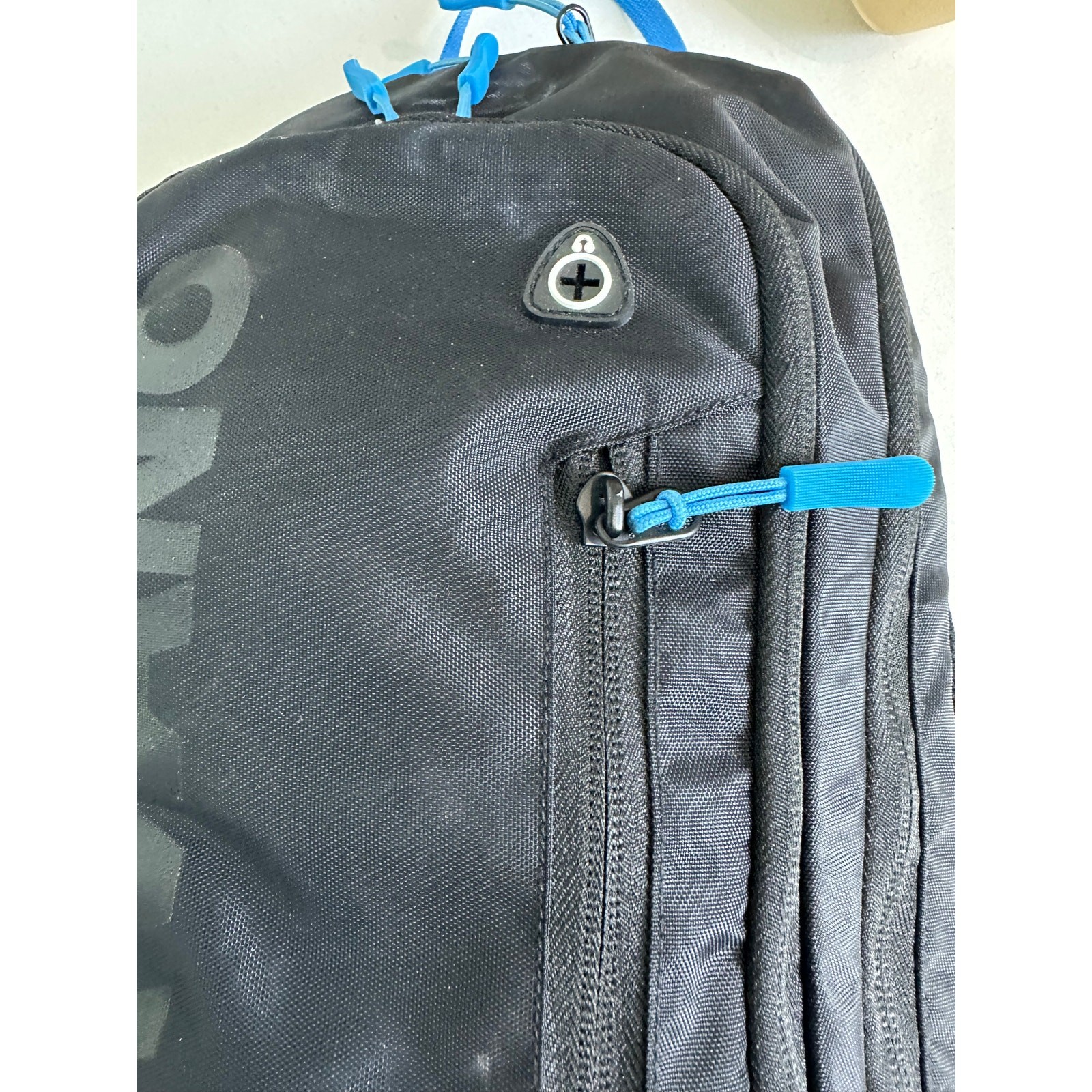 Arvano Hydration Backpack Lightweight Cycling Hiking Daypack Black Adjustable