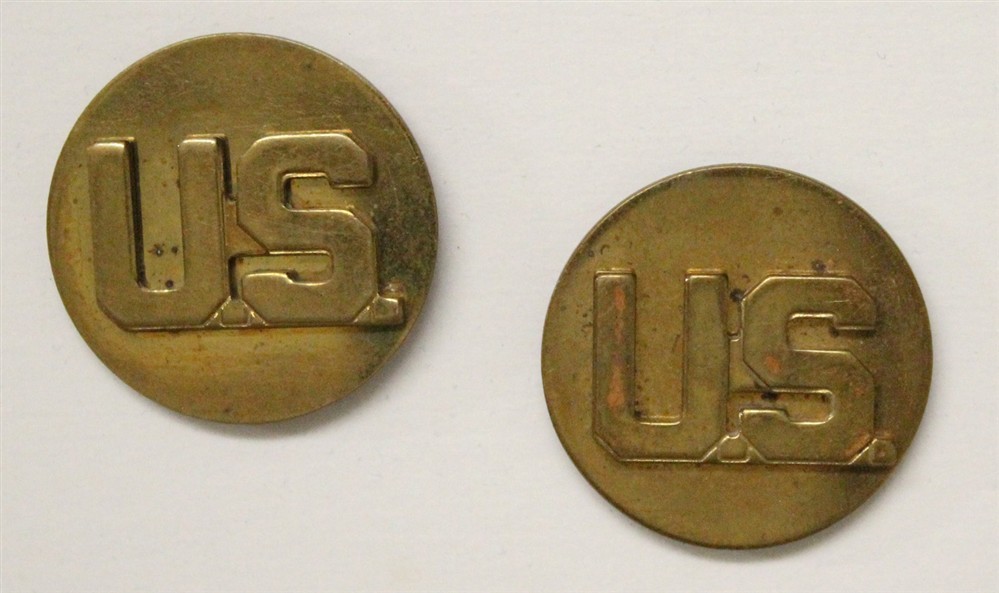 U.S. Army Enlisted Collar Pin pair 7870 - "U.S." - flat, gilt, c/b