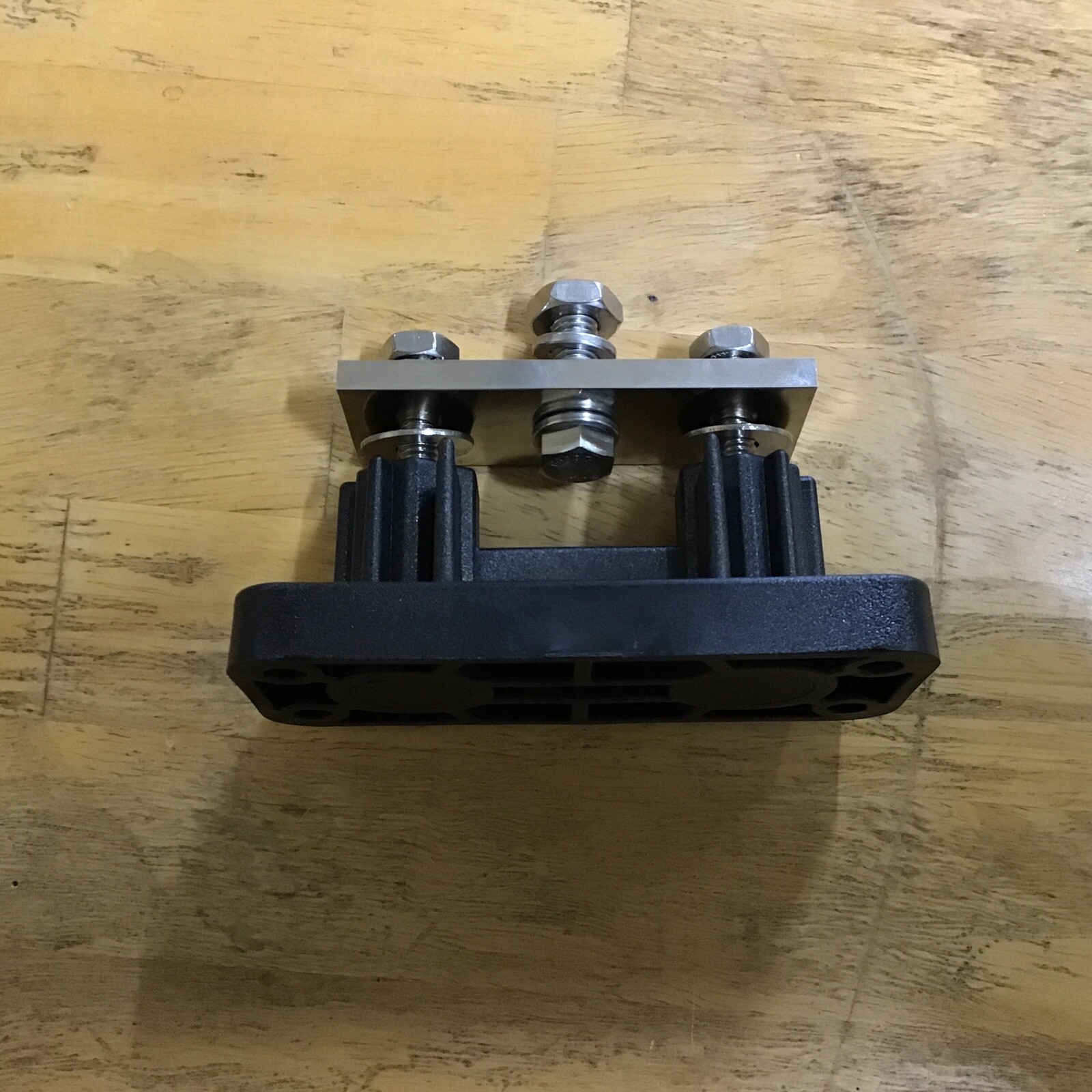VTE 7753N7N02 Black 700 Amp Super Heavy Duty 3 way bus bar 1xM10 & 2 x M8 BUSBAR