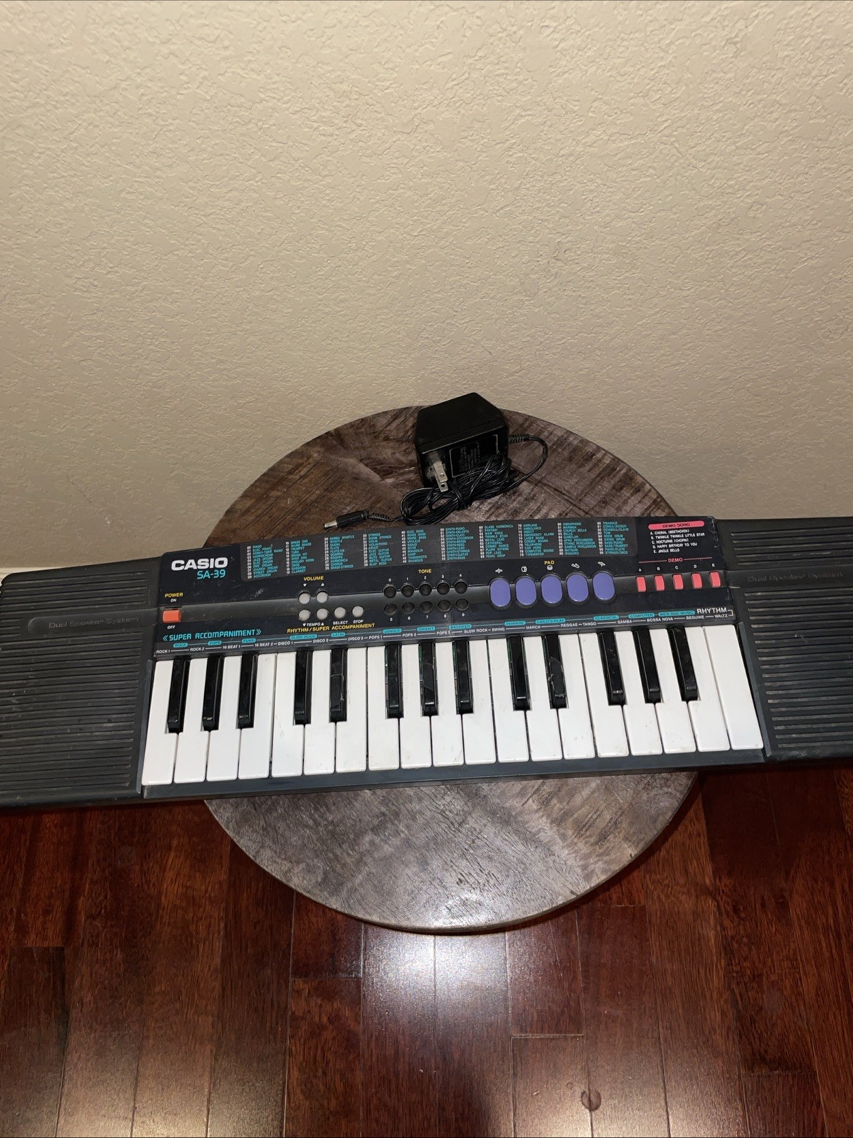 Casio SA-39 Electronic Keyboard With Super Accompaniment - Tested Working