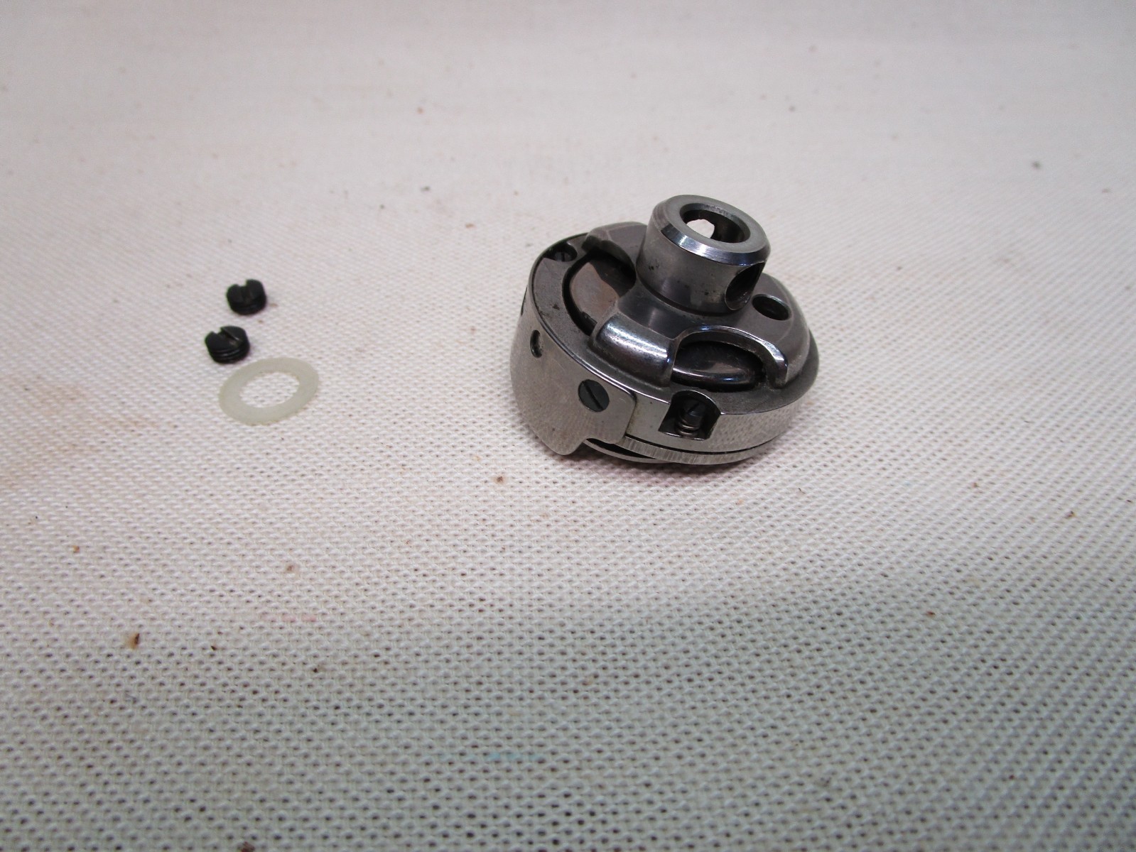 PFAFF Model 1473 Sewing Machine Hook. Plus fits many more Pfaff Models