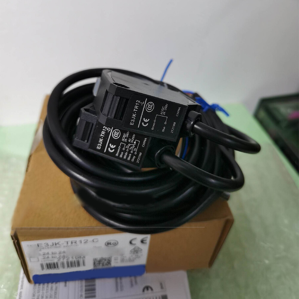 New For Omron E3JK-TR12-C E3JKTR12C Photoelectric Switch Sensor