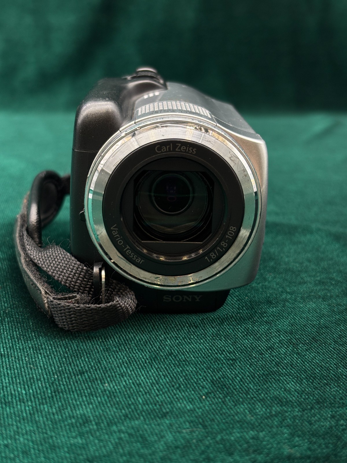 Sony Handycam DCR-SR37E Digital HD Video Camera Recorder