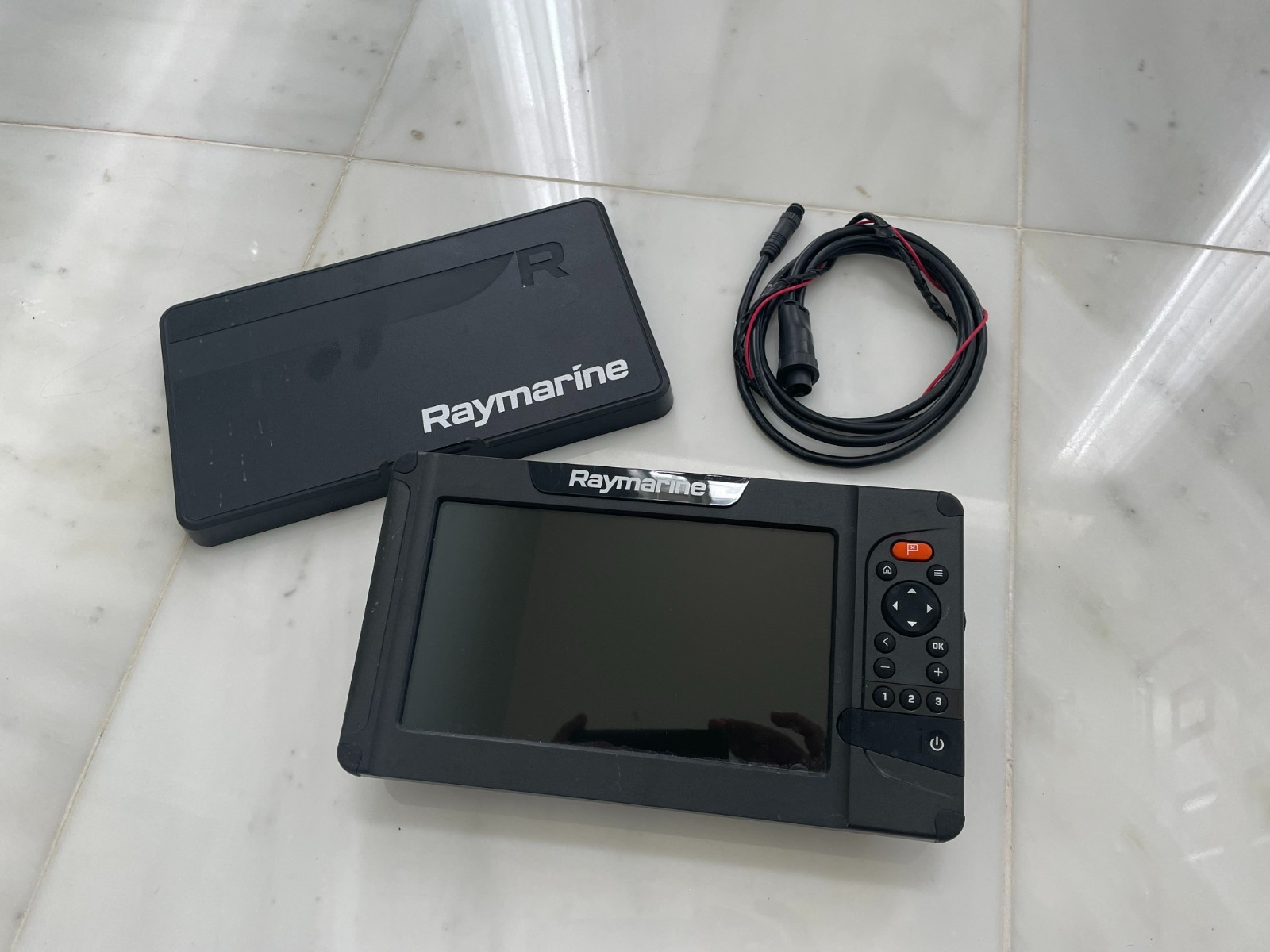 Raymarine Element 9 HV Color GPS Chartplotter Fishfinder Head Unit