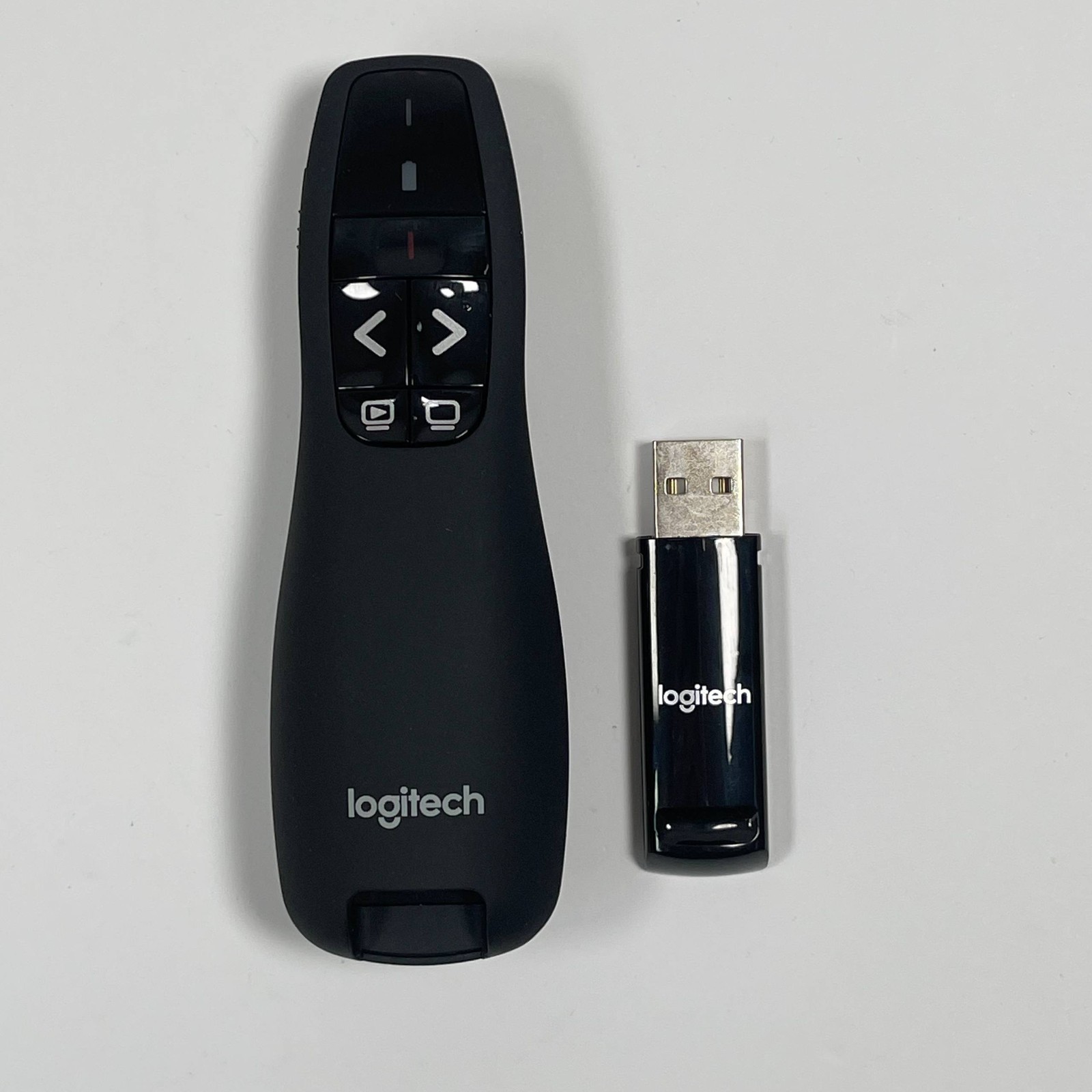 Logitech Wireless Presenter R400 USB A PowerPoint Clicker with Laser | USB-A con