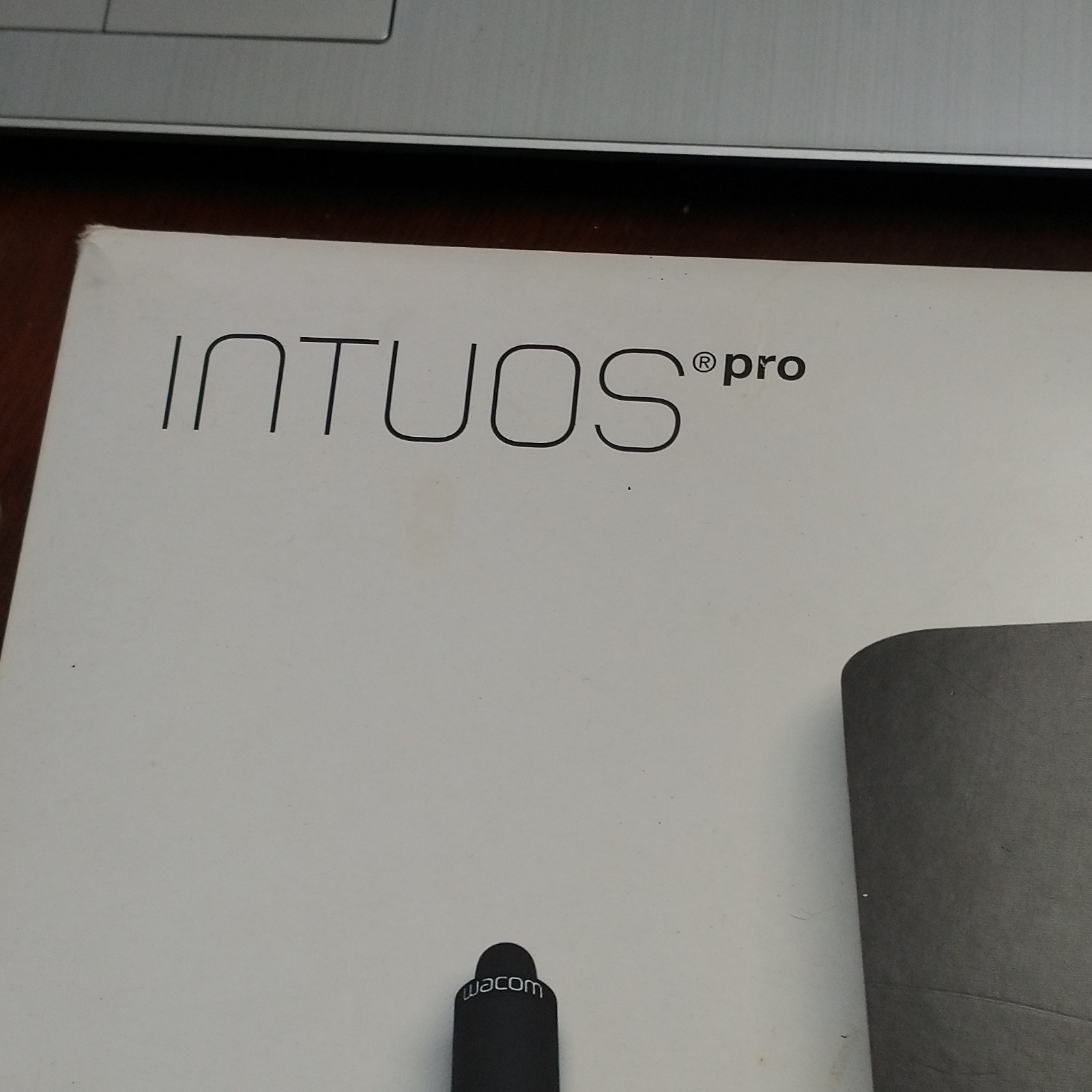 Wacom Intuos Pro PTH651 Medium Graphics Tablet USB PTH-651/K0-AA