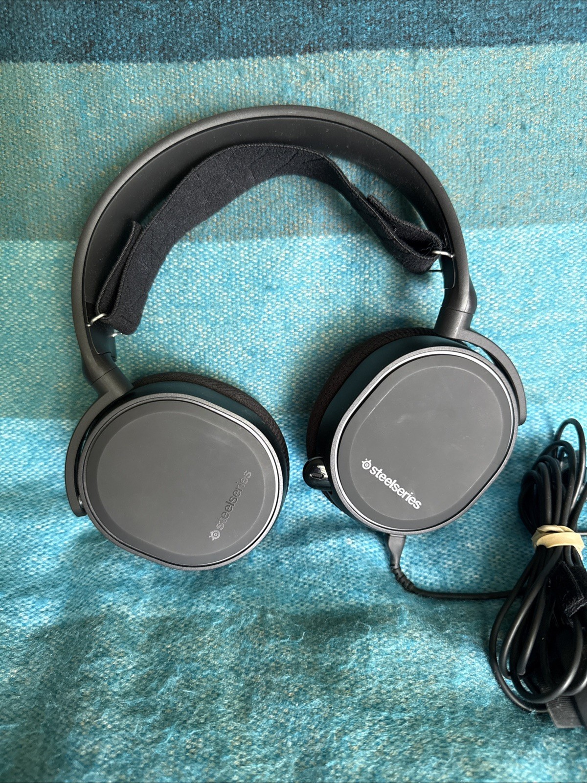 SteelSeries Arctis 5 Wired RGB Gaming Headset - Black (Model HS-00011)