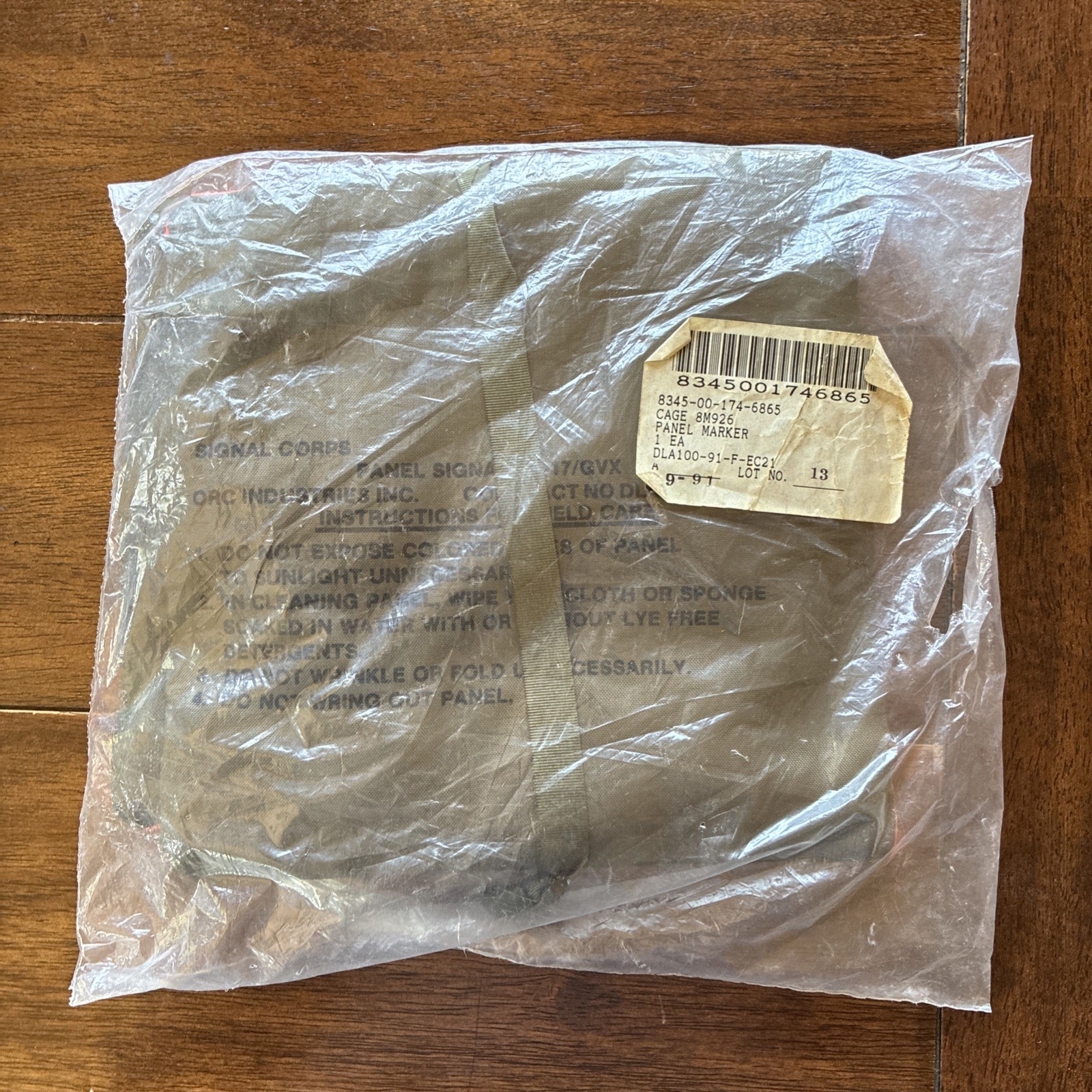 NEW/SEALED US Army VS17/GVX  8345-00-174-6865 Signal Panel Marker Survival
