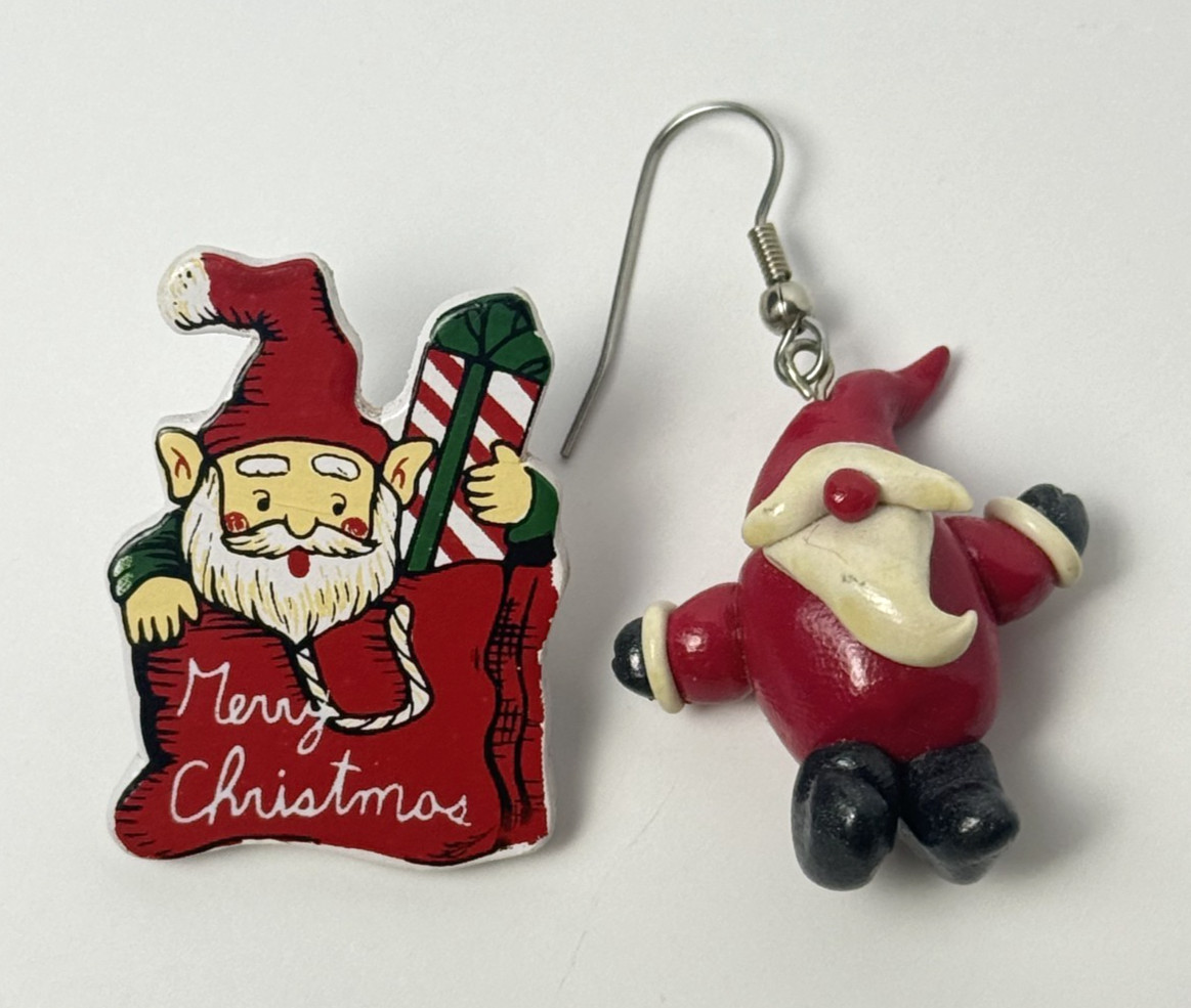 2 Holiday Christmas Elves 1 Pin & 1 Earing