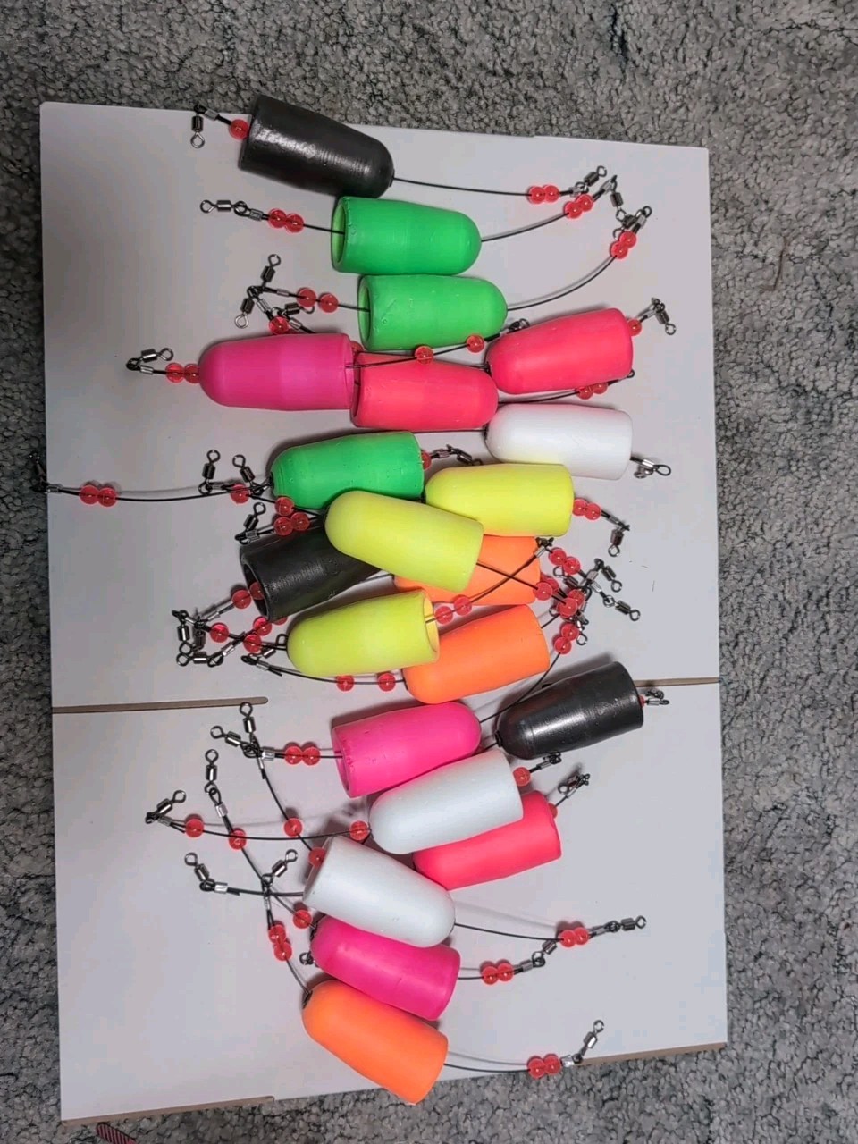 RoundFunny 21 Pcs Saltwater Popping Cork Fishing Bobber for Night Fishing Floats