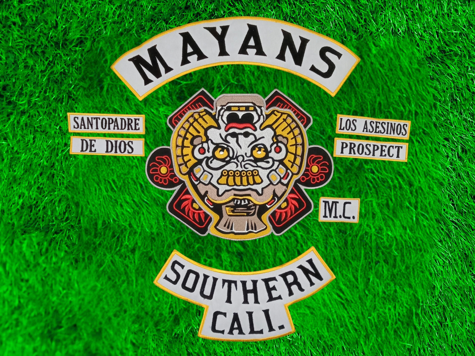 Mayans southern cali mc 35 cm iron on embroidered set