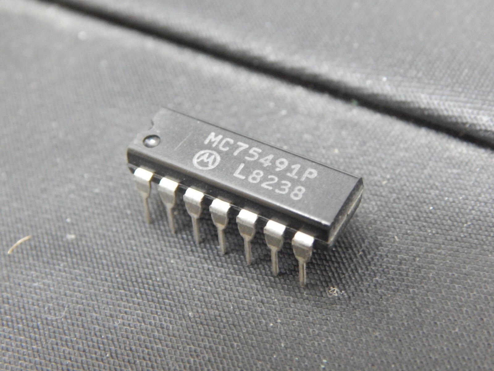 MOTOROLA MC75491P DIP IC 14 PIN - USA SELLER FAST SHIPPING