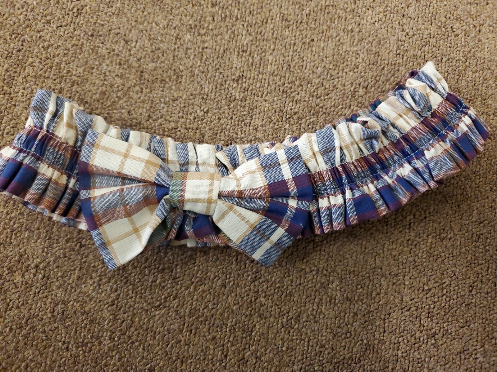 Nice LONGABERGER Medium Garter Plaid, about 11" laying flat
