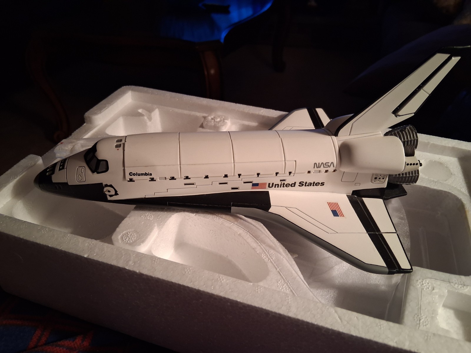Danbury Mint Space Shuttle Columbia STS-1 Model w/ COA Wooden Base NASA