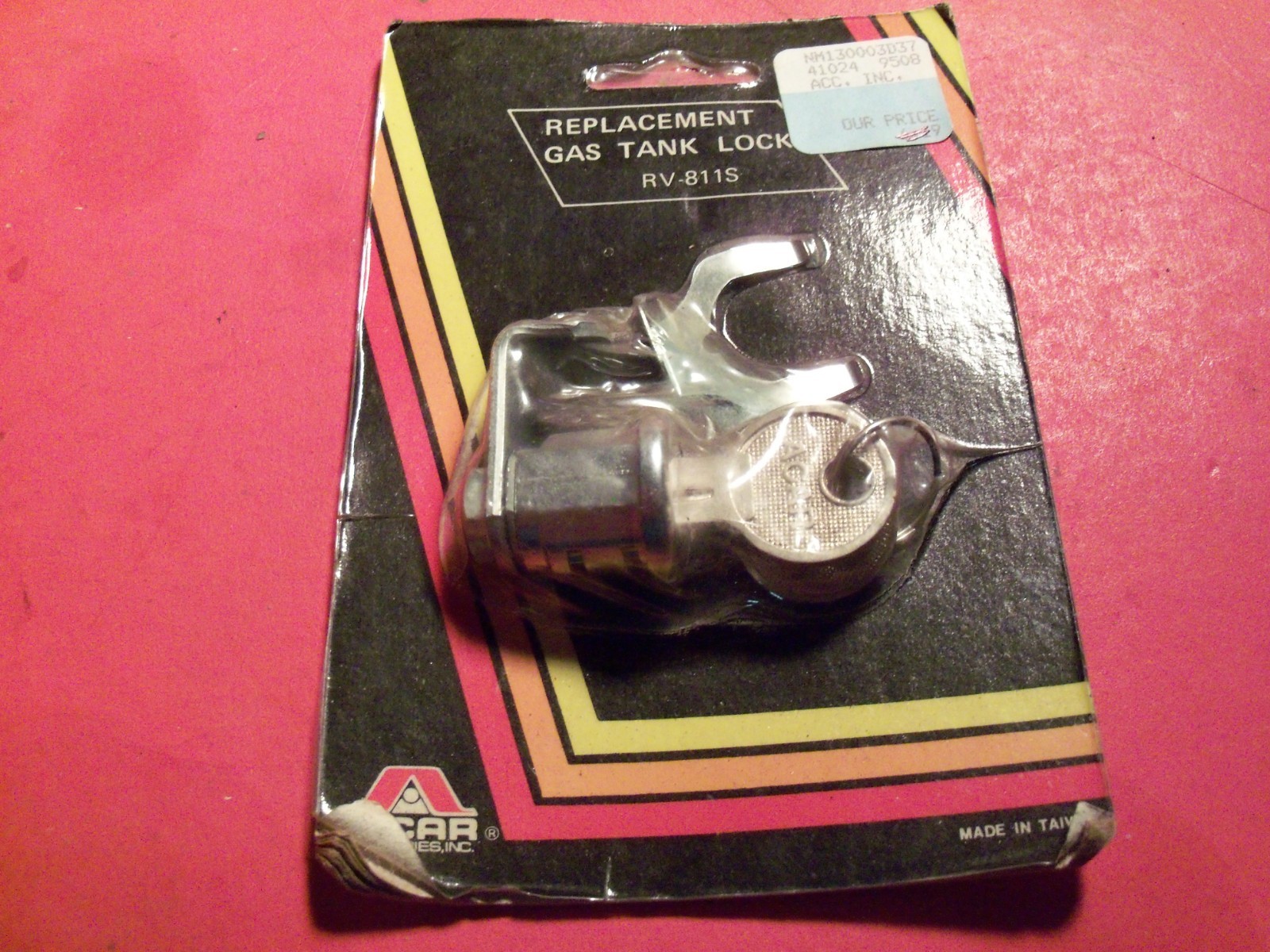 NEW GAS TANK LOCK ASSY WITH KEYS RV-811S OEM CV13
