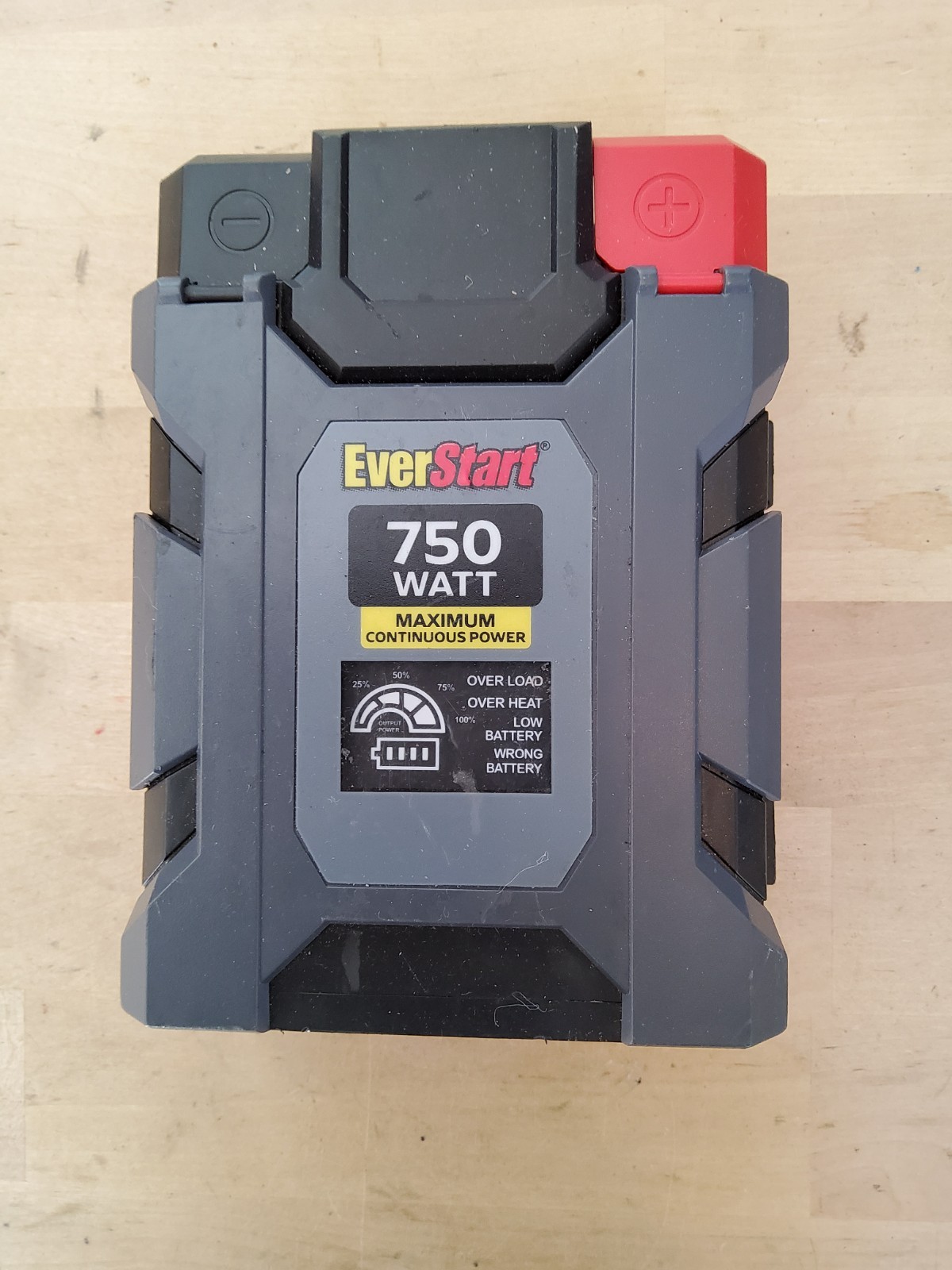 EverStart 750 Watt Power Inverter Vehicle Model 70003MC DC/AC