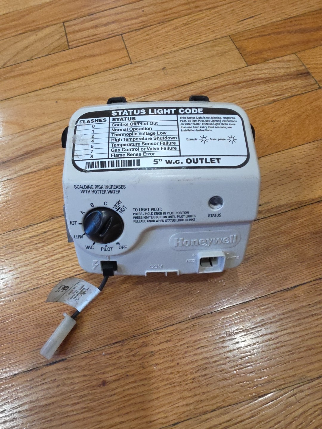 Honeywell WT8840B1000 Water Heater Gas Control Valve NG Valve TESTED